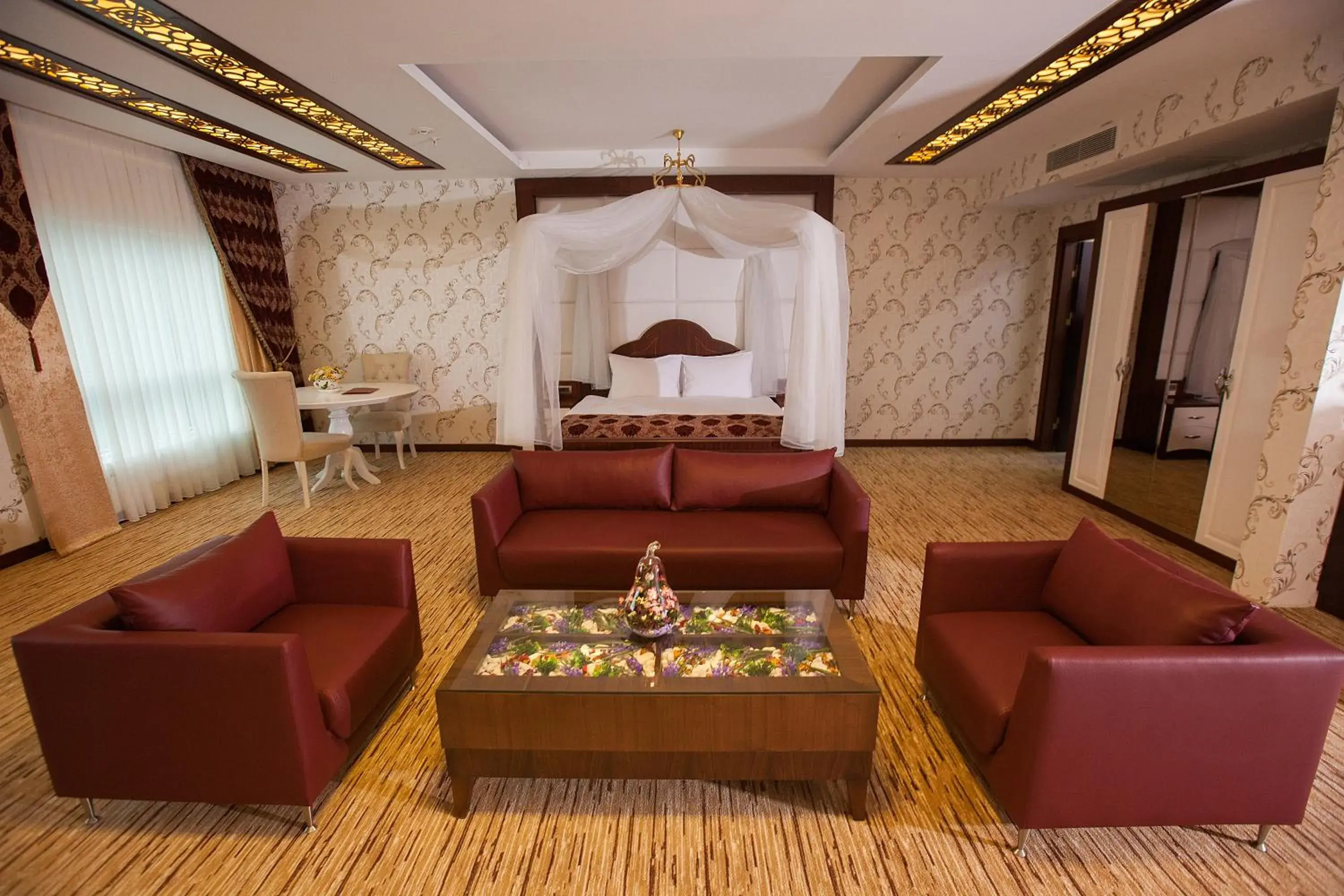 Deluxe Suite - single occupancy in Mitannia Regency Hotel Deluxe Suite - single occupancy in Mitannia Regency Hotel