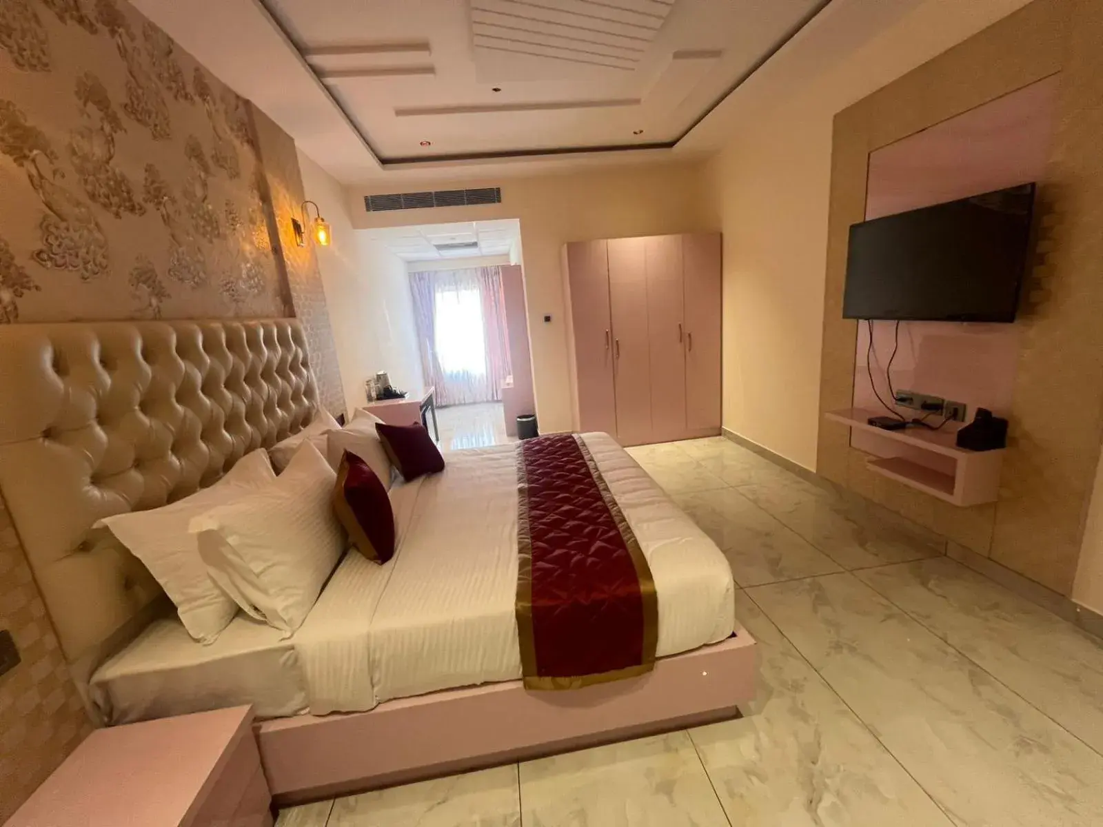 Queen Room with Balcony in Hotel Yathin Queen Room with Balcony in Hotel Yathin