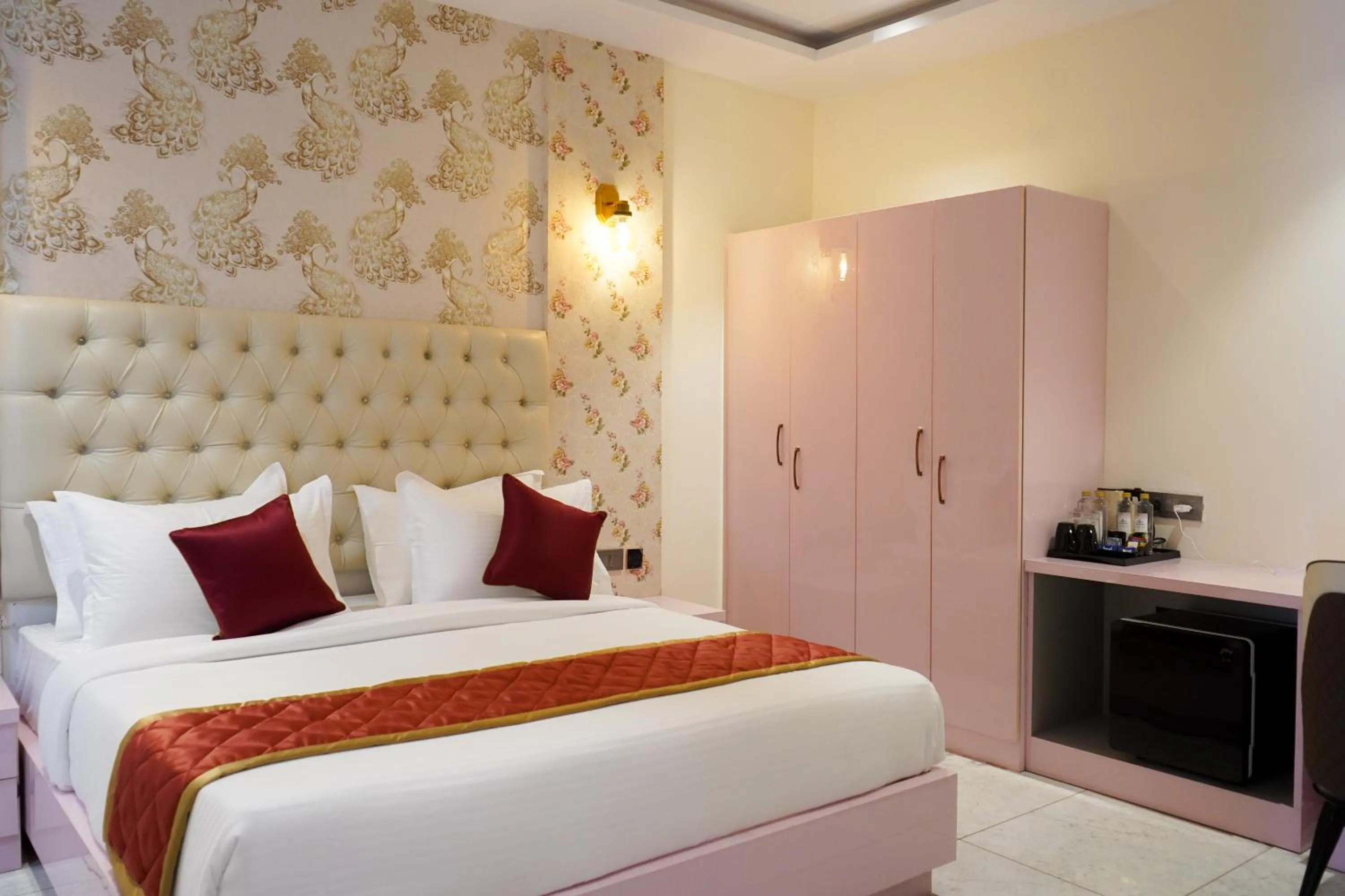 Photo of the whole room, Bed in Hotel Yathin