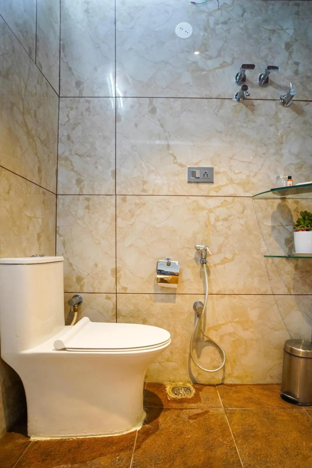 Bathroom in Hotel Yathin