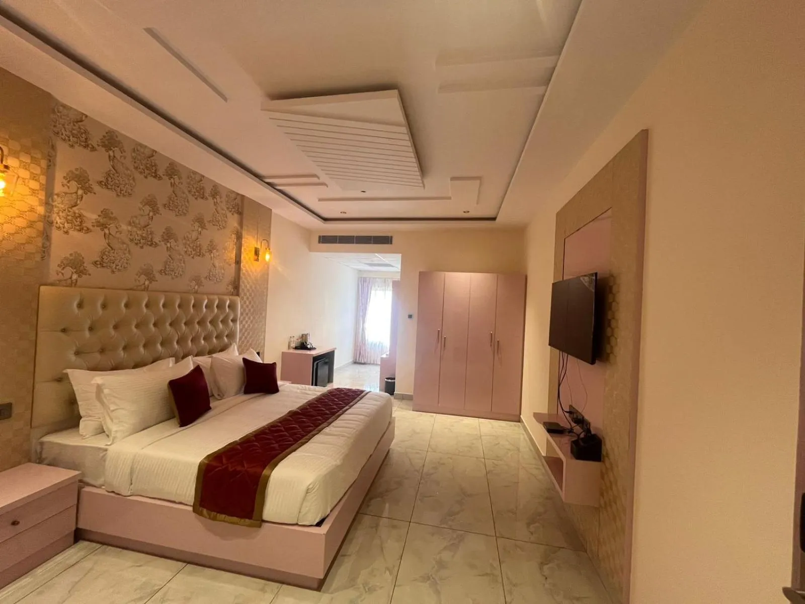 Bedroom, Bed in Hotel Yathin