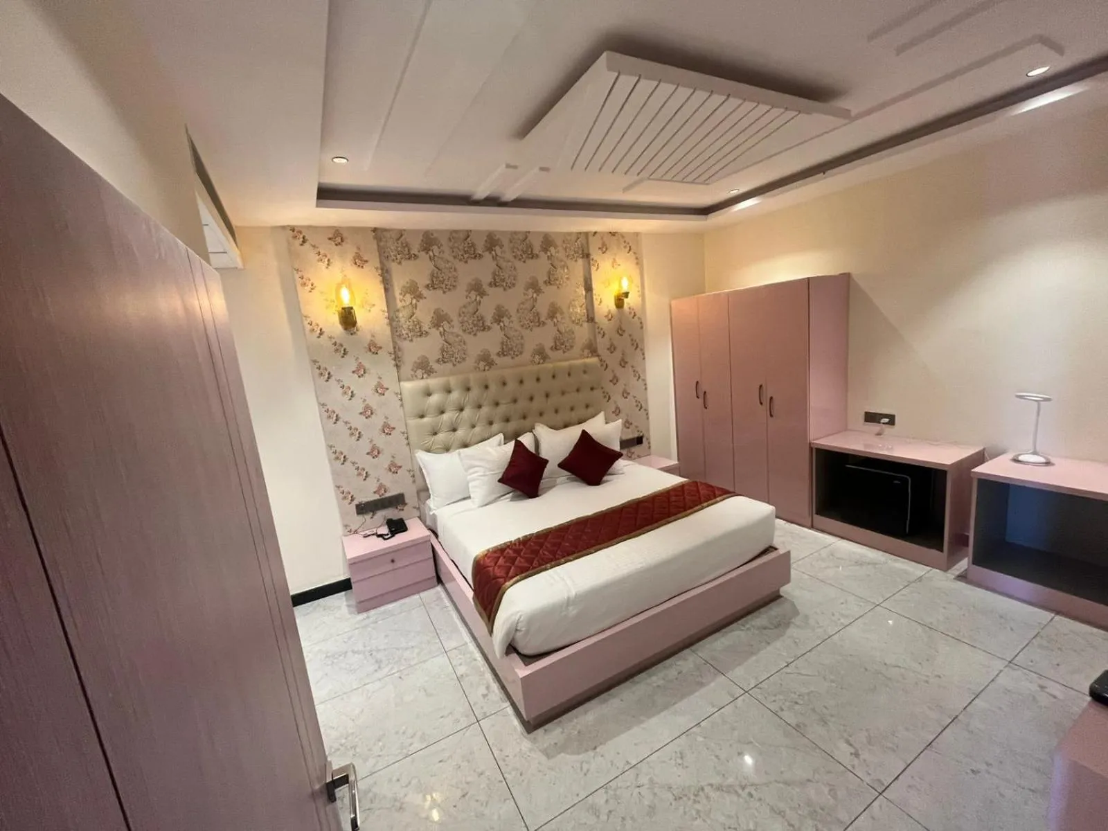 Bedroom, Bed in Hotel Yathin