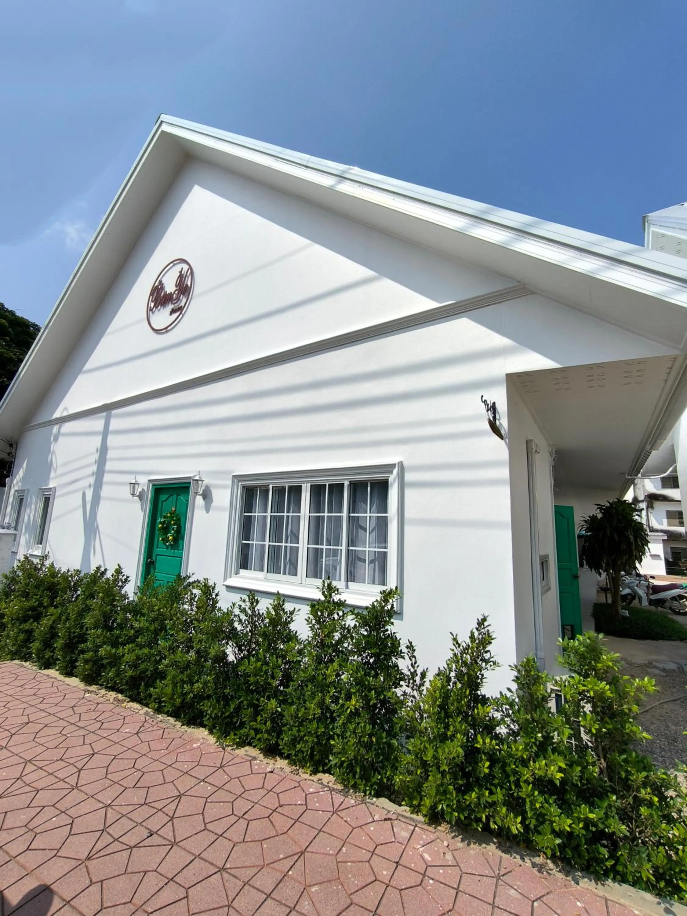 Property building in Ban Ye