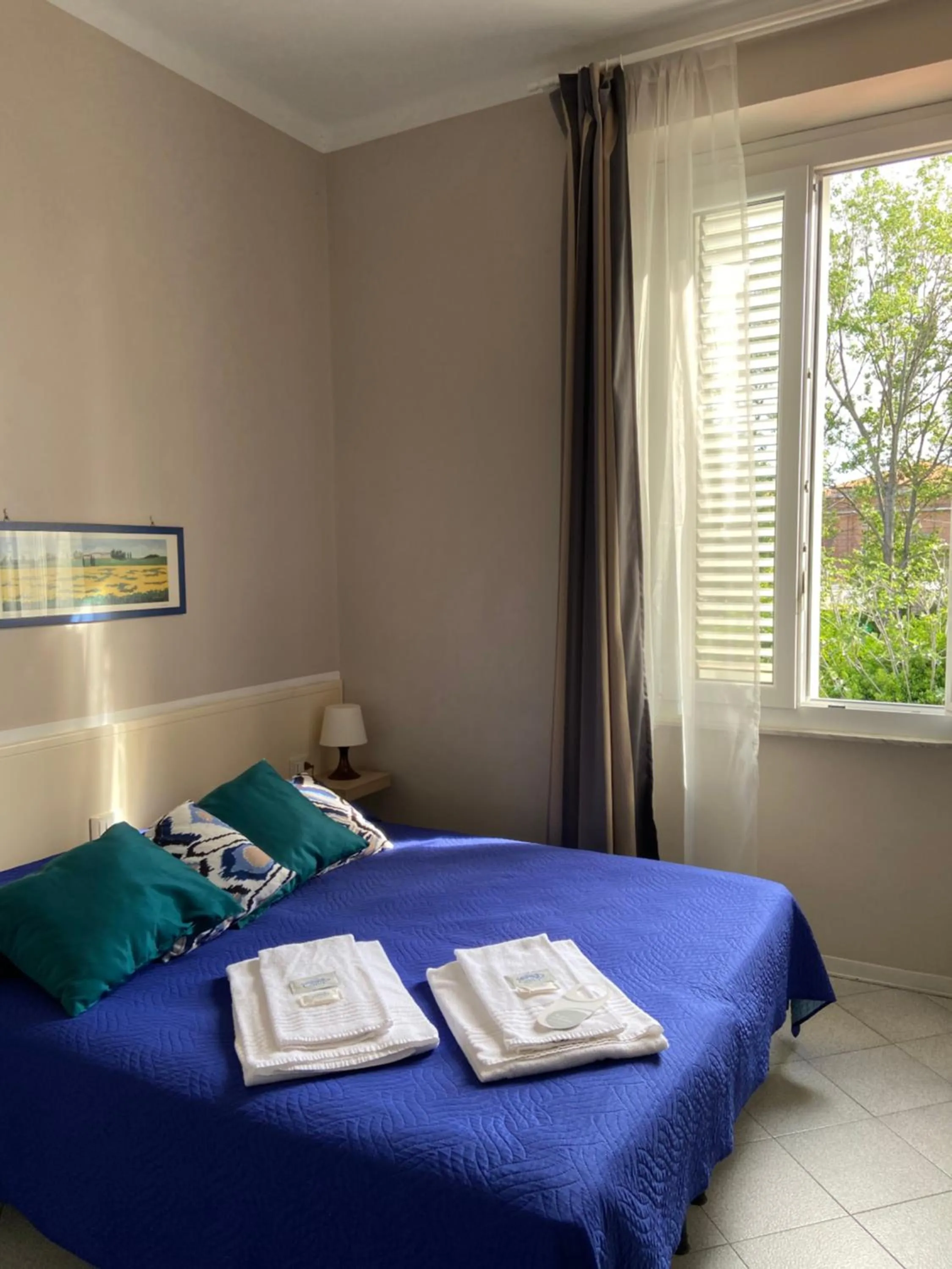 Photo of the whole room, Bed in Hotel La Perla