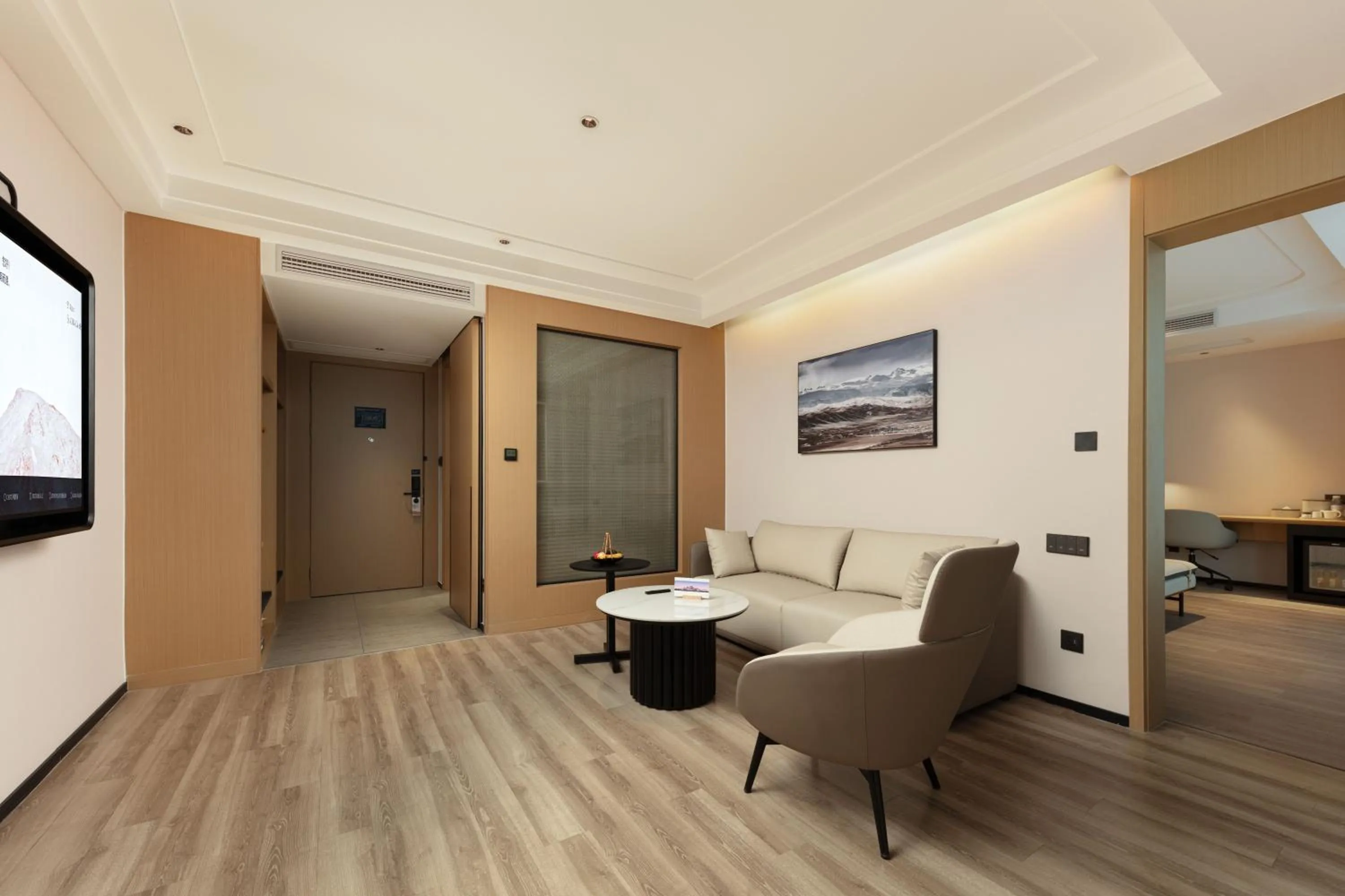 TV and multimedia in Atour Hotel Hangzhou Binjiang Binwen Road