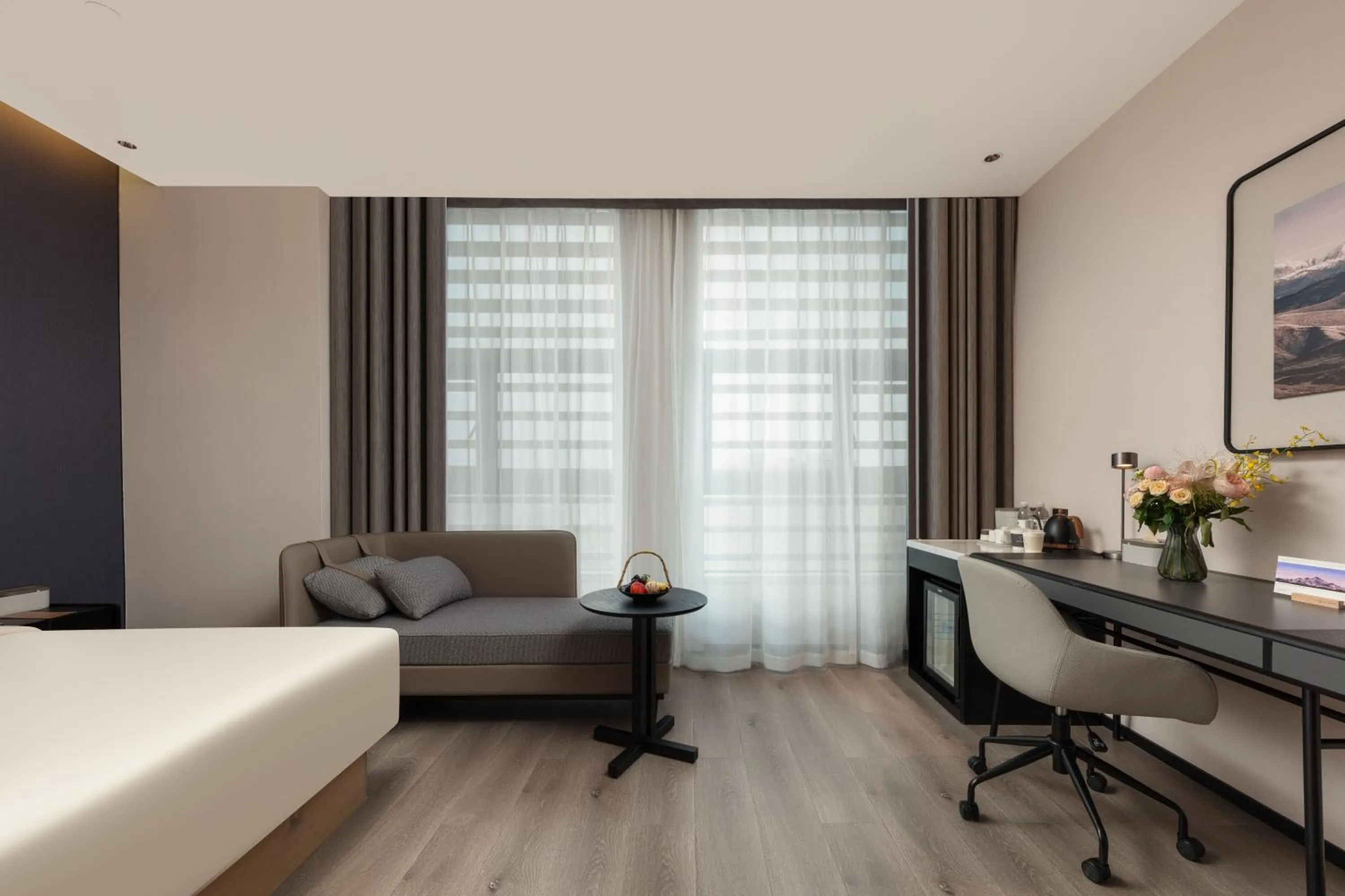 TV and multimedia in Atour Hotel Hangzhou Binjiang Binwen Road