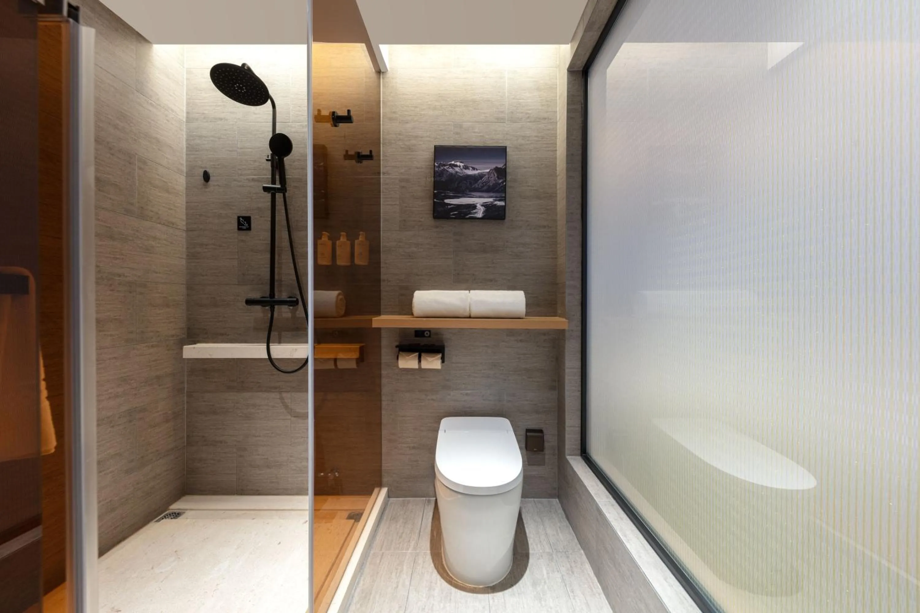 Shower in Atour Hotel Hangzhou Binjiang Binwen Road