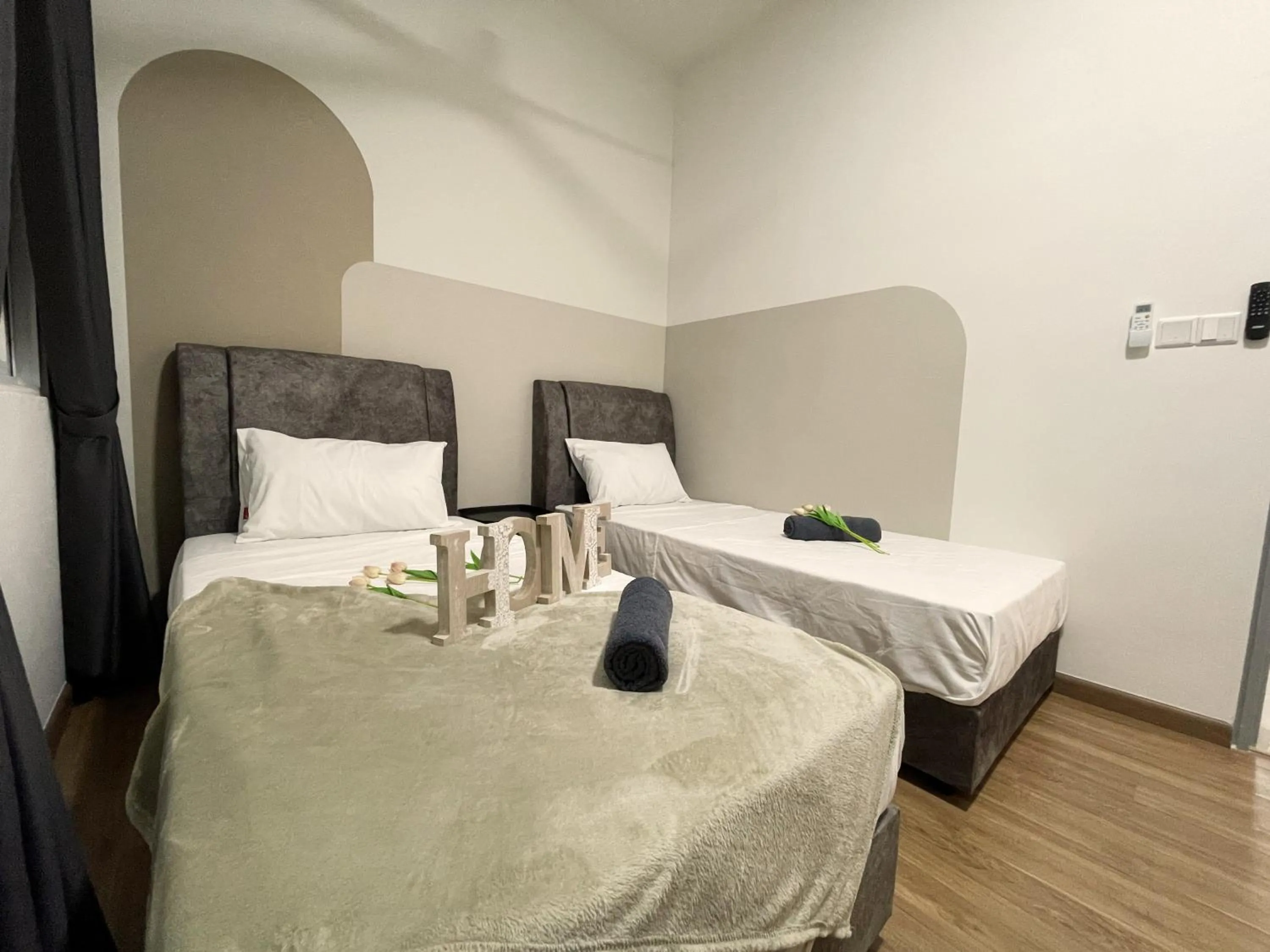 Bed in 121 Residences by The Homez Near One Utama, Starling Mall, Atria