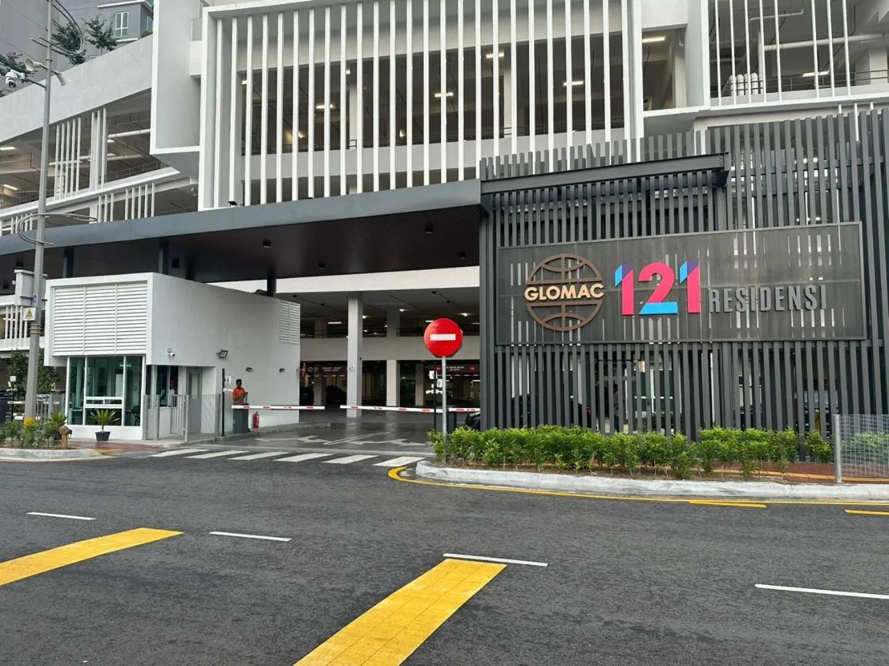 Property building in 121 Residences by The Homez Near One Utama, Starling Mall, Atria