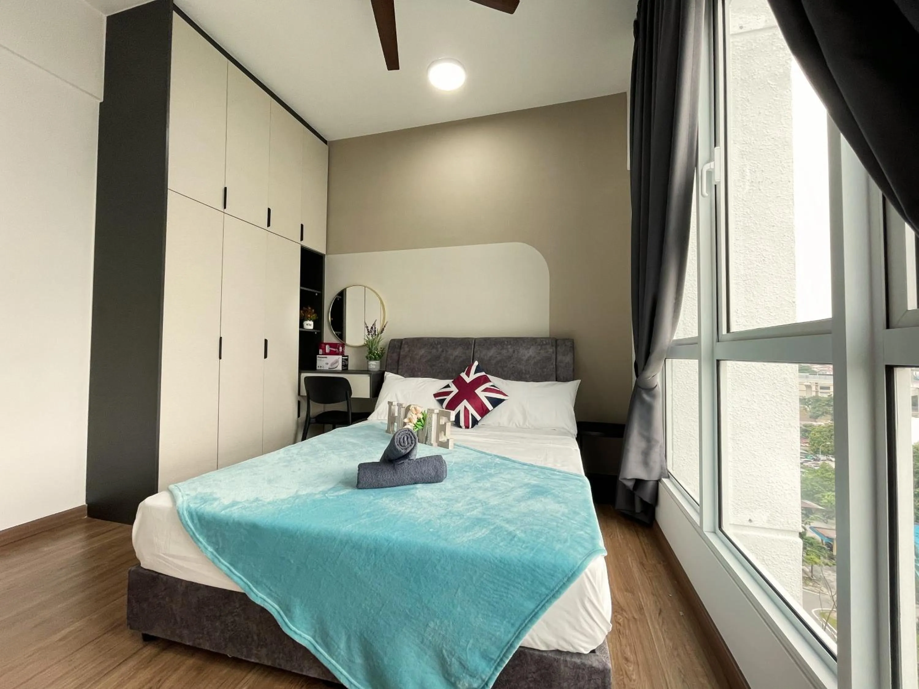 Bed in 121 Residences by The Homez Near One Utama, Starling Mall, Atria