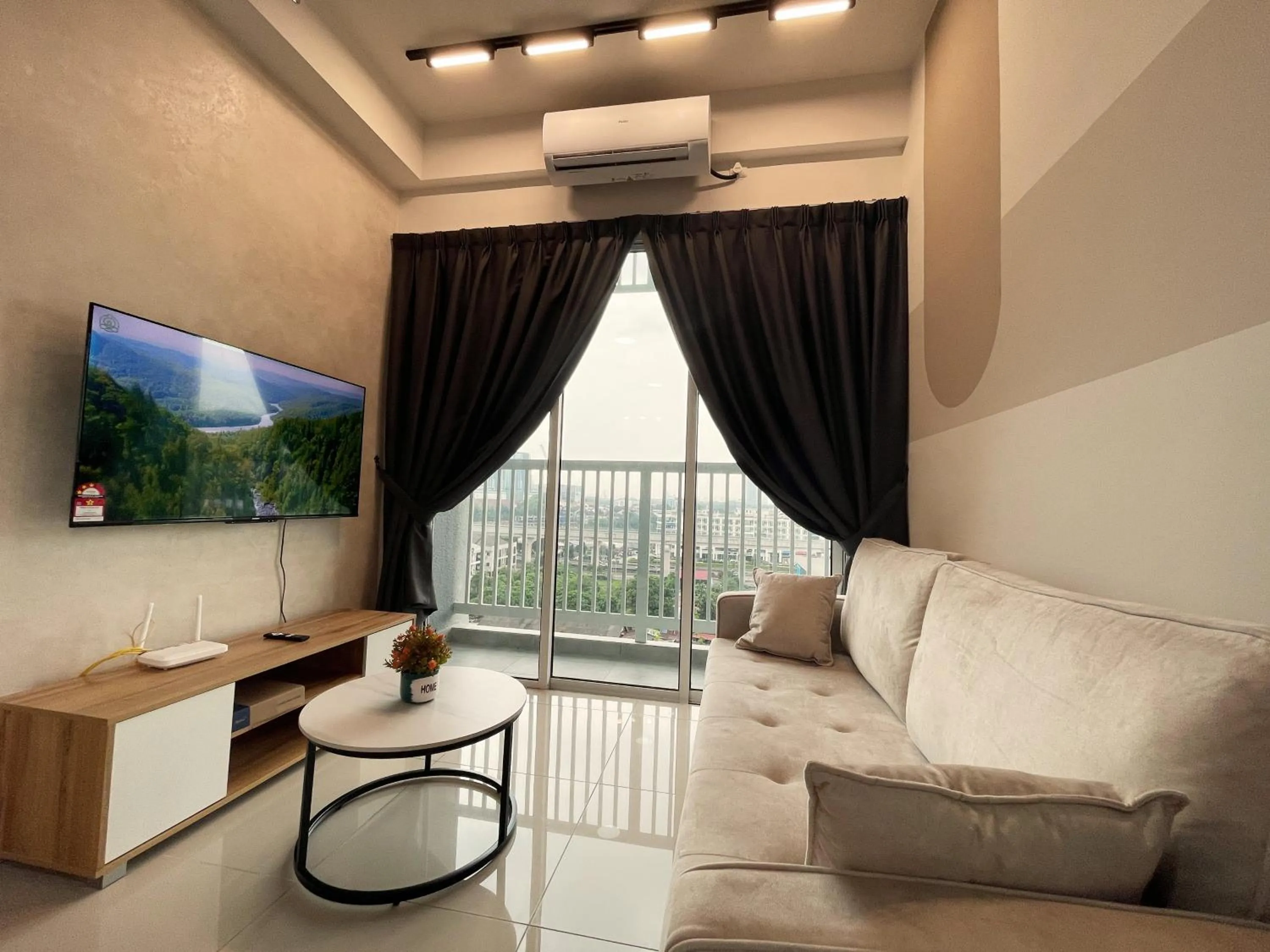 TV and multimedia in 121 Residences by The Homez Near One Utama, Starling Mall, Atria