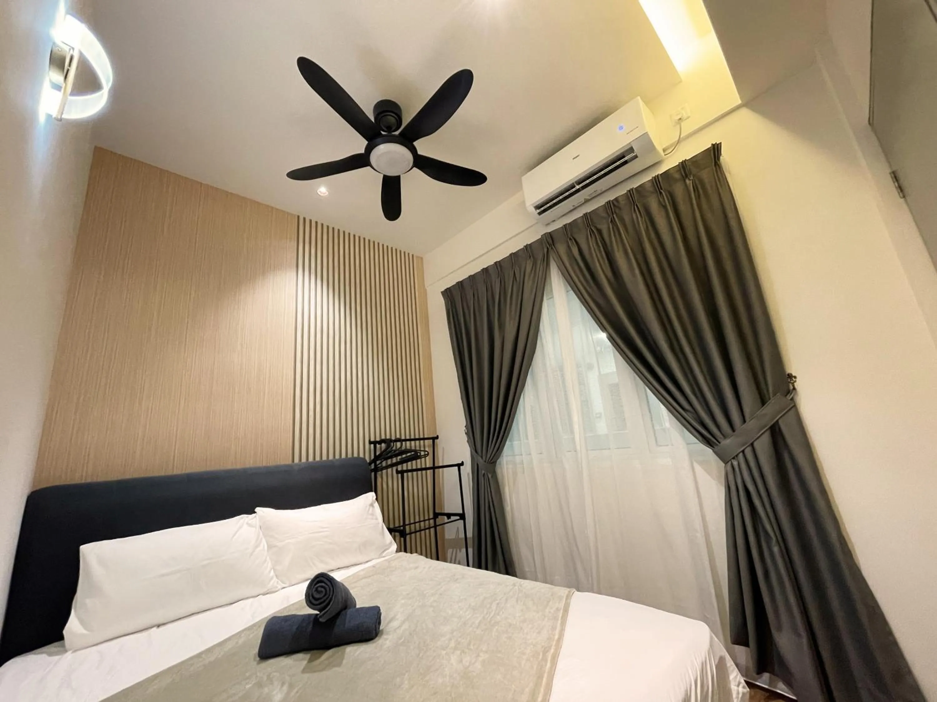 Bed in 121 Residences by The Homez Near One Utama, Starling Mall, Atria