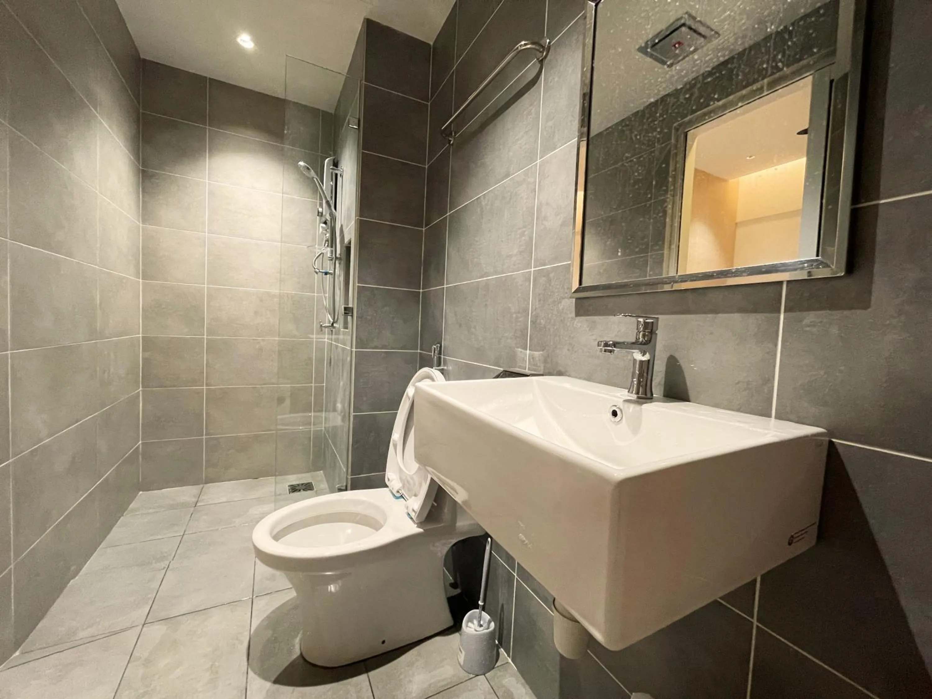 Shower in 121 Residences by The Homez Near One Utama, Starling Mall, Atria