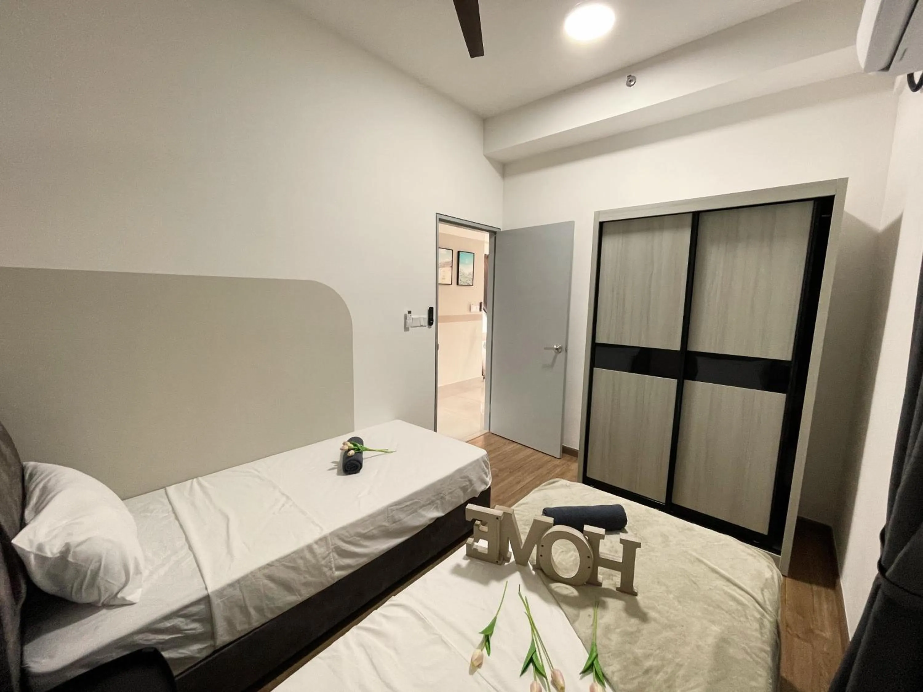 Bed in 121 Residences by The Homez Near One Utama, Starling Mall, Atria