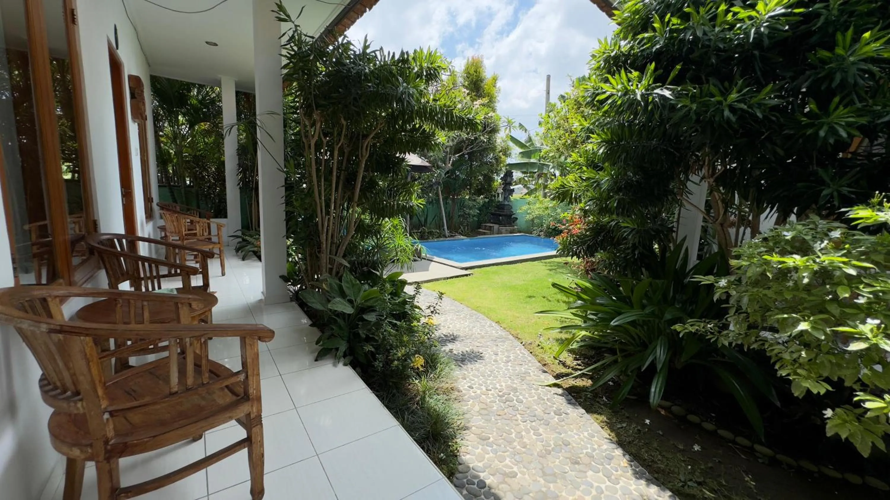 Garden in D'carik Surf & Stay