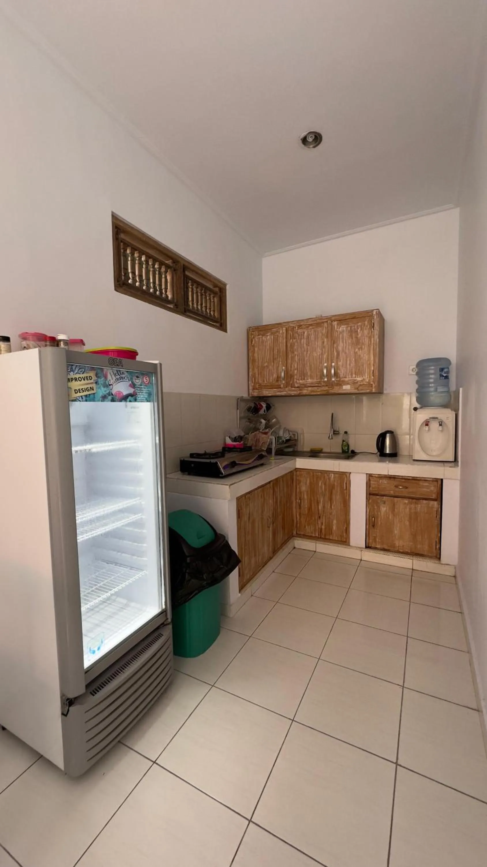 Kitchen or kitchenette in D'carik Surf & Stay