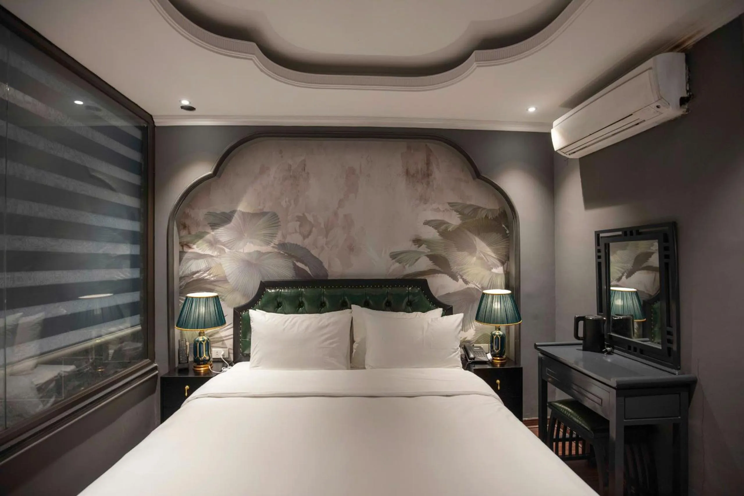 Bed in Madelise Stardust Hotel & Travel