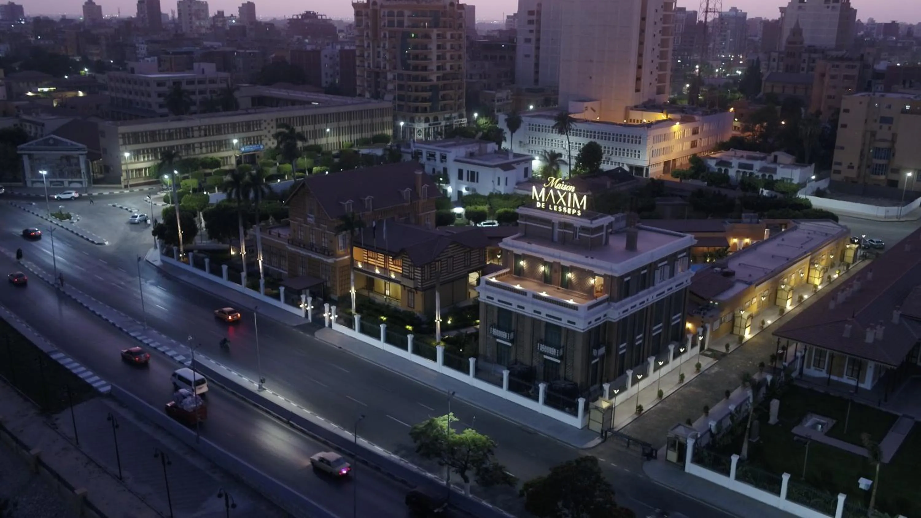 Property building in Maison Maxim De Lesseps