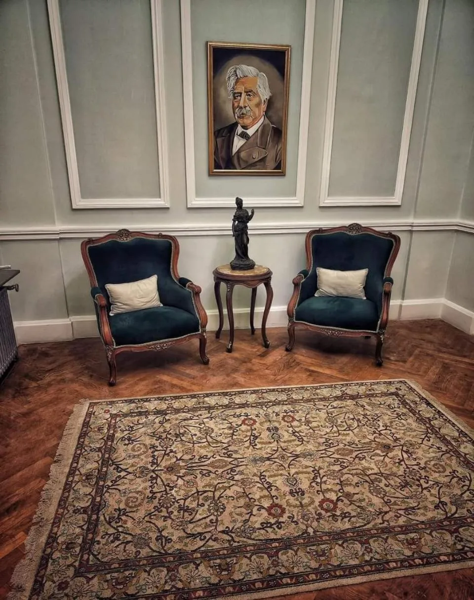 Seating area in Maison Maxim De Lesseps