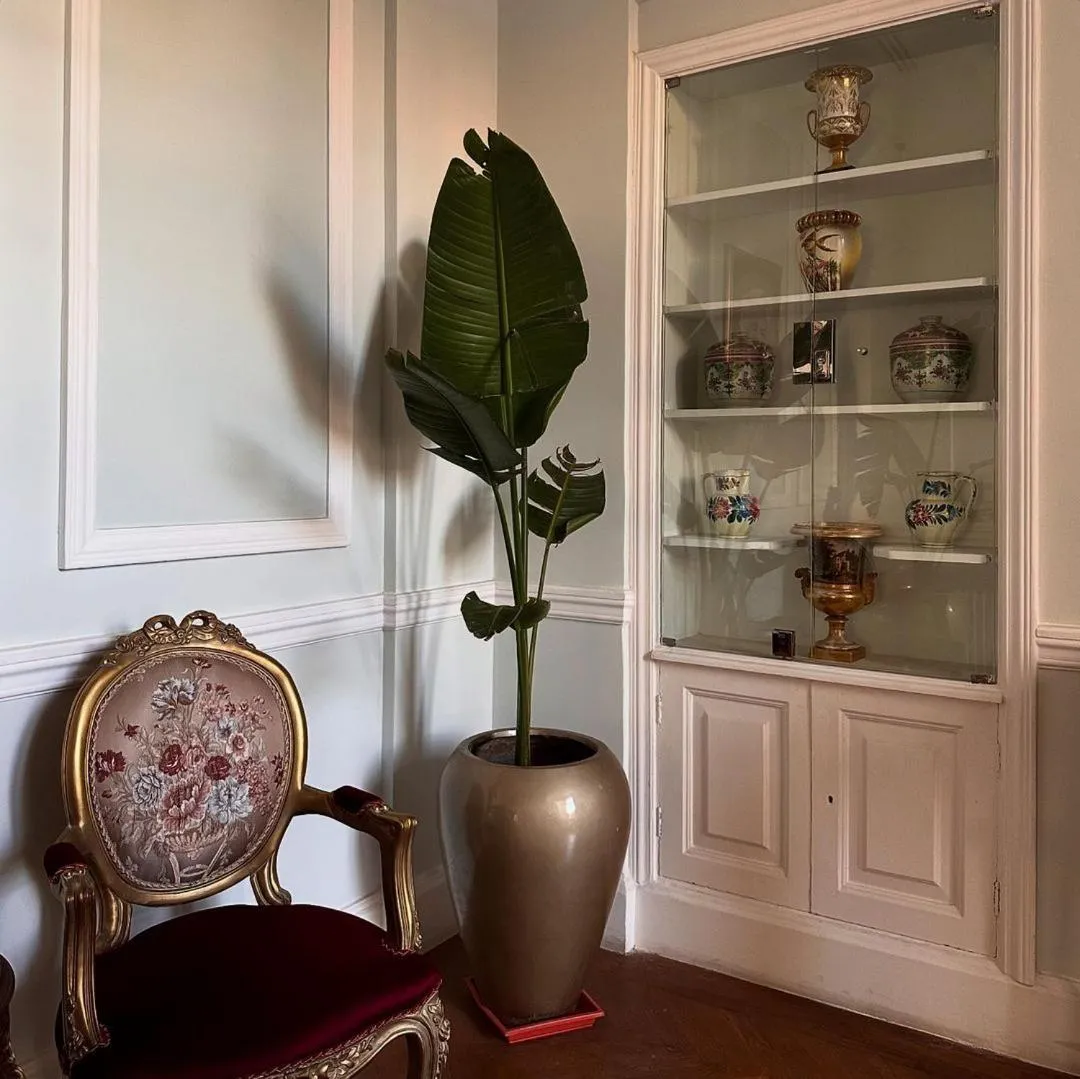 Seating area in Maison Maxim De Lesseps