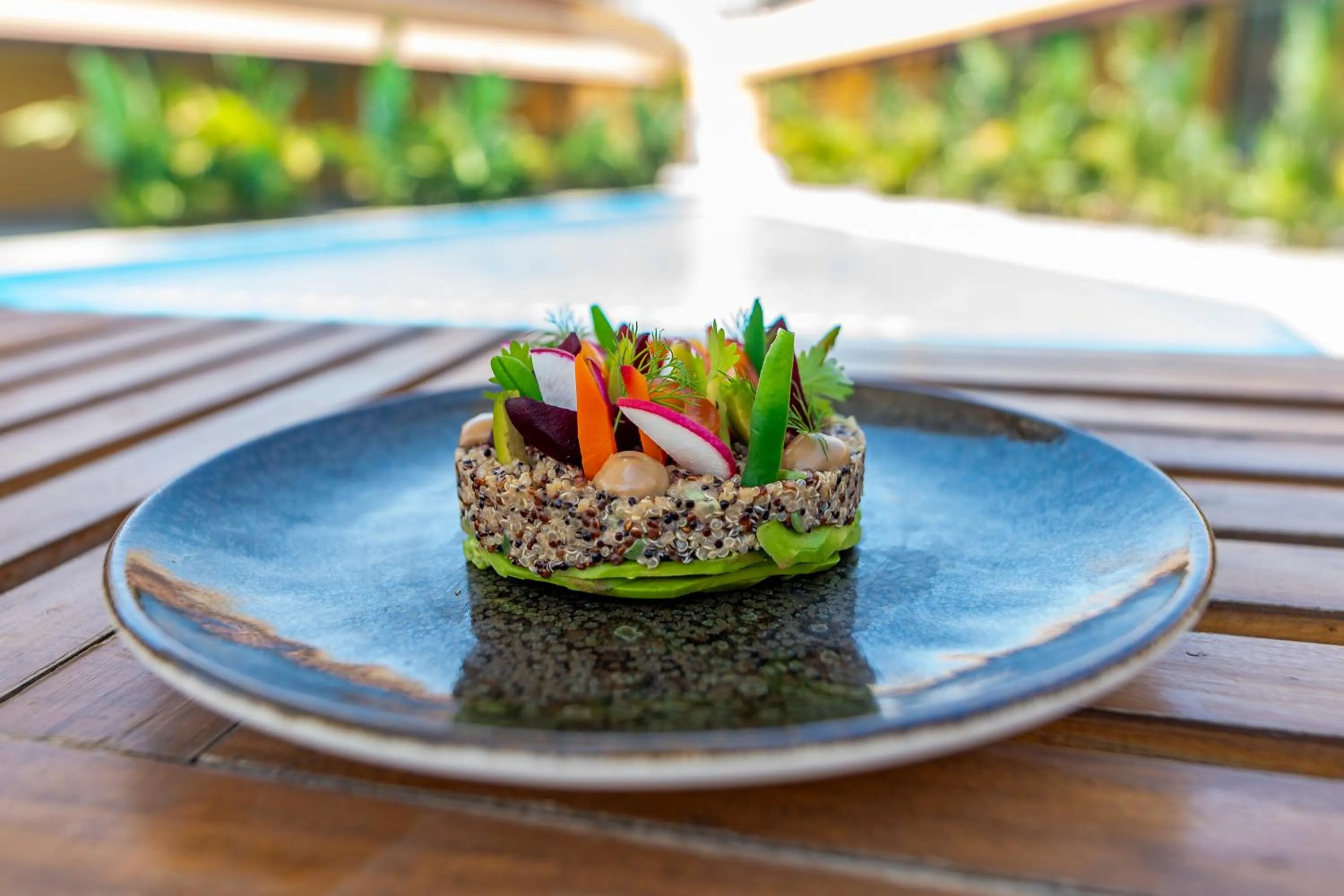 Food and drinks in Maison Maxim De Lesseps