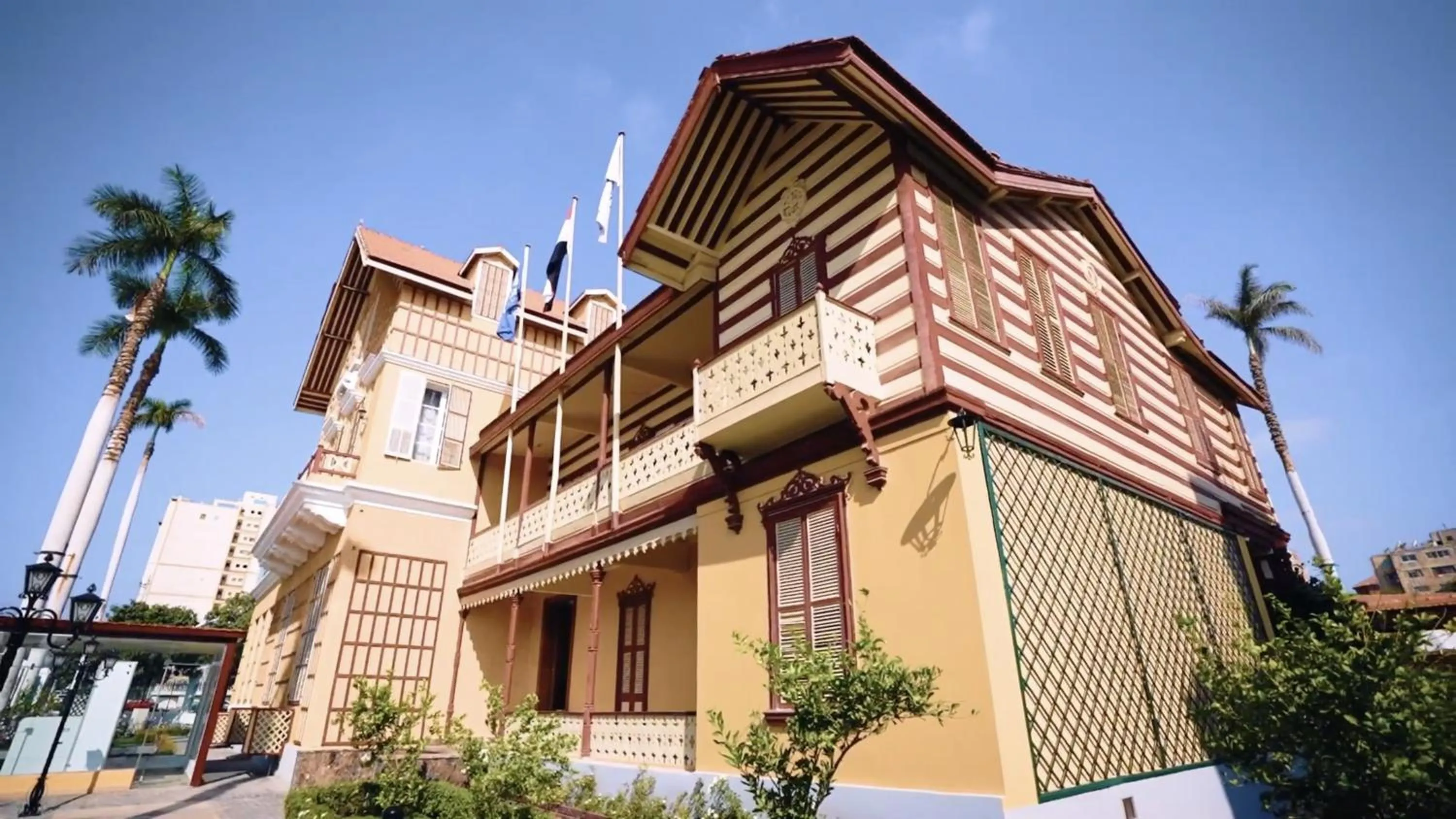 Property building in Maison Maxim De Lesseps