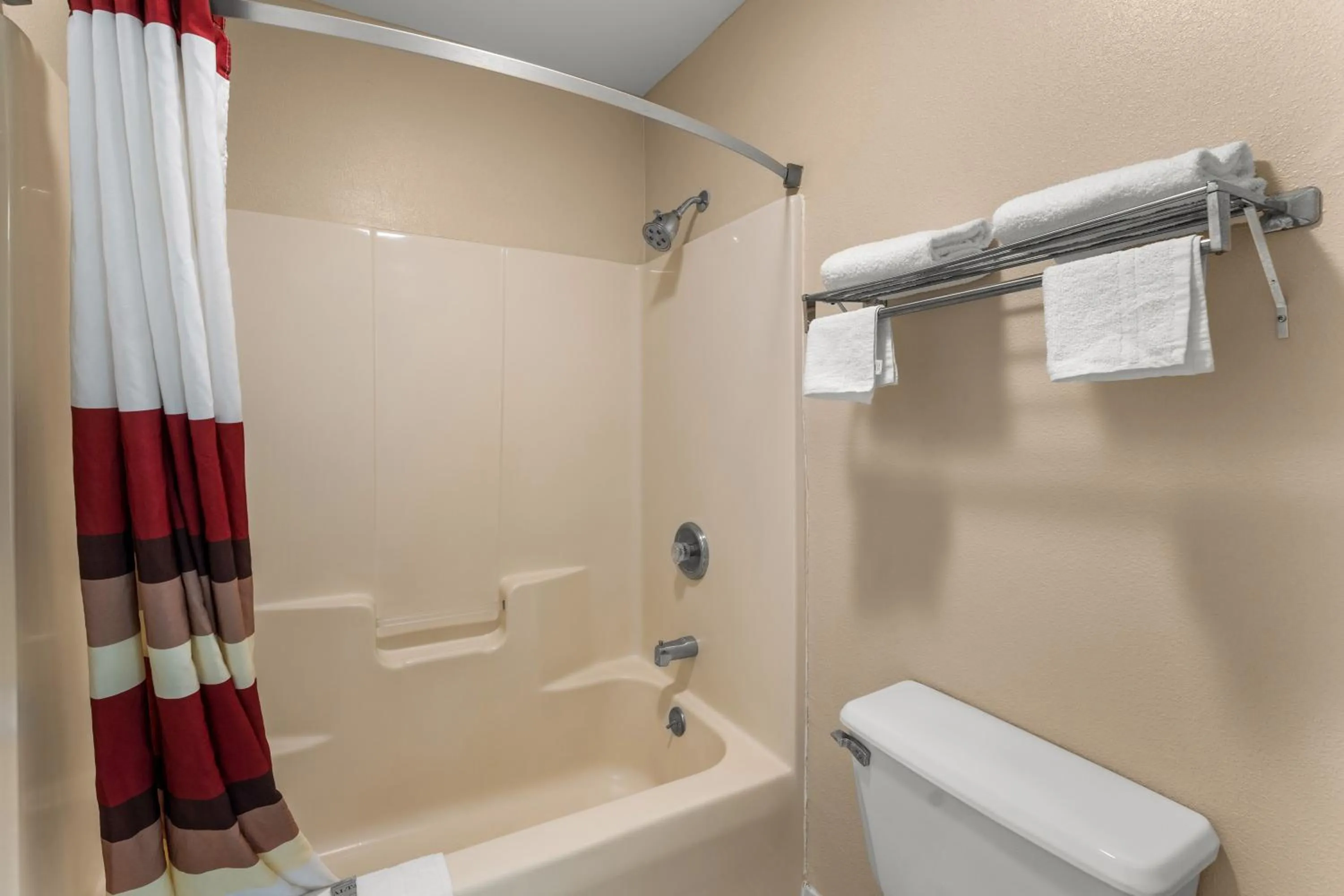 Shower in Americas Best Value Inn-Montezuma