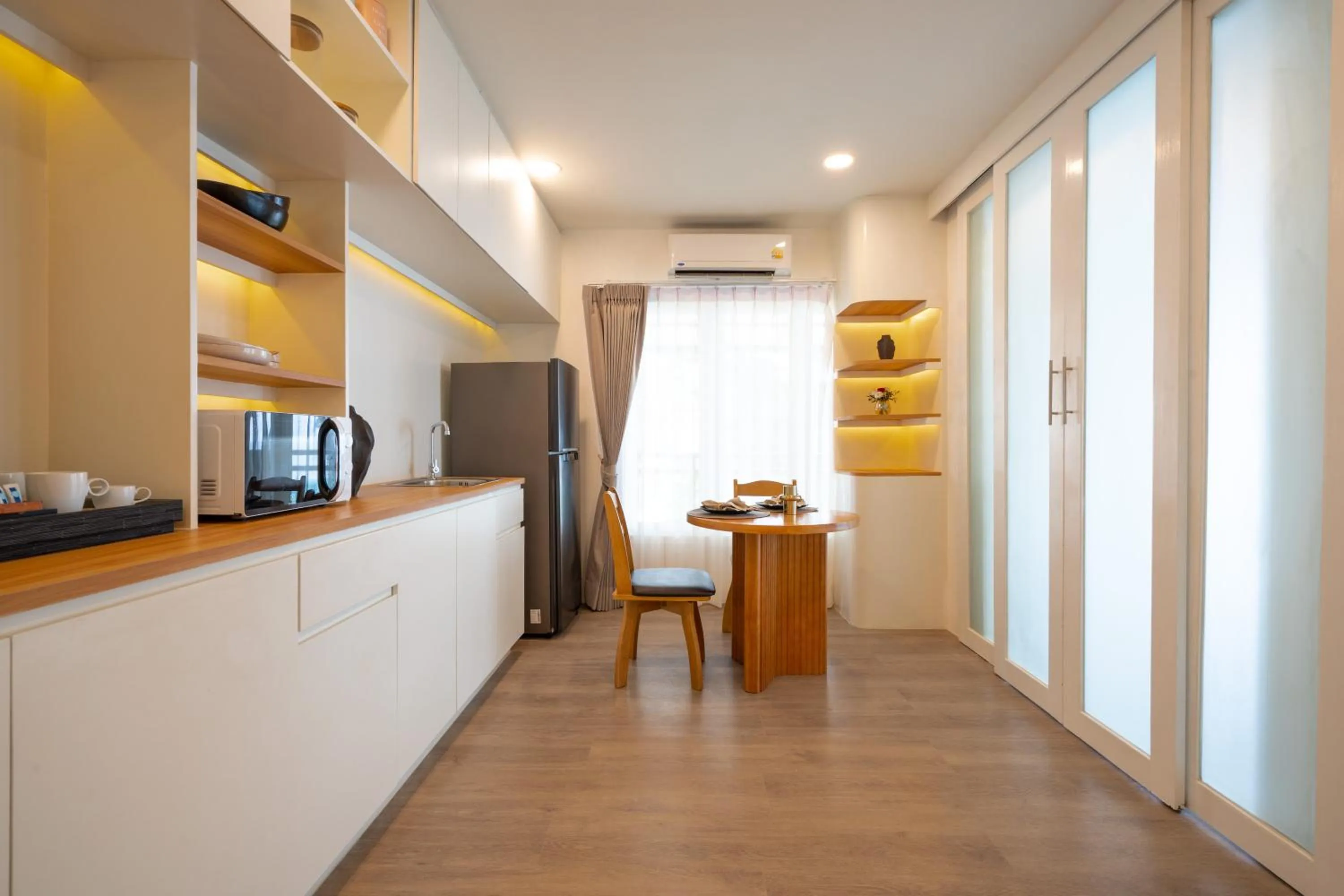 Dining area in ANONA SUNSET Boutique