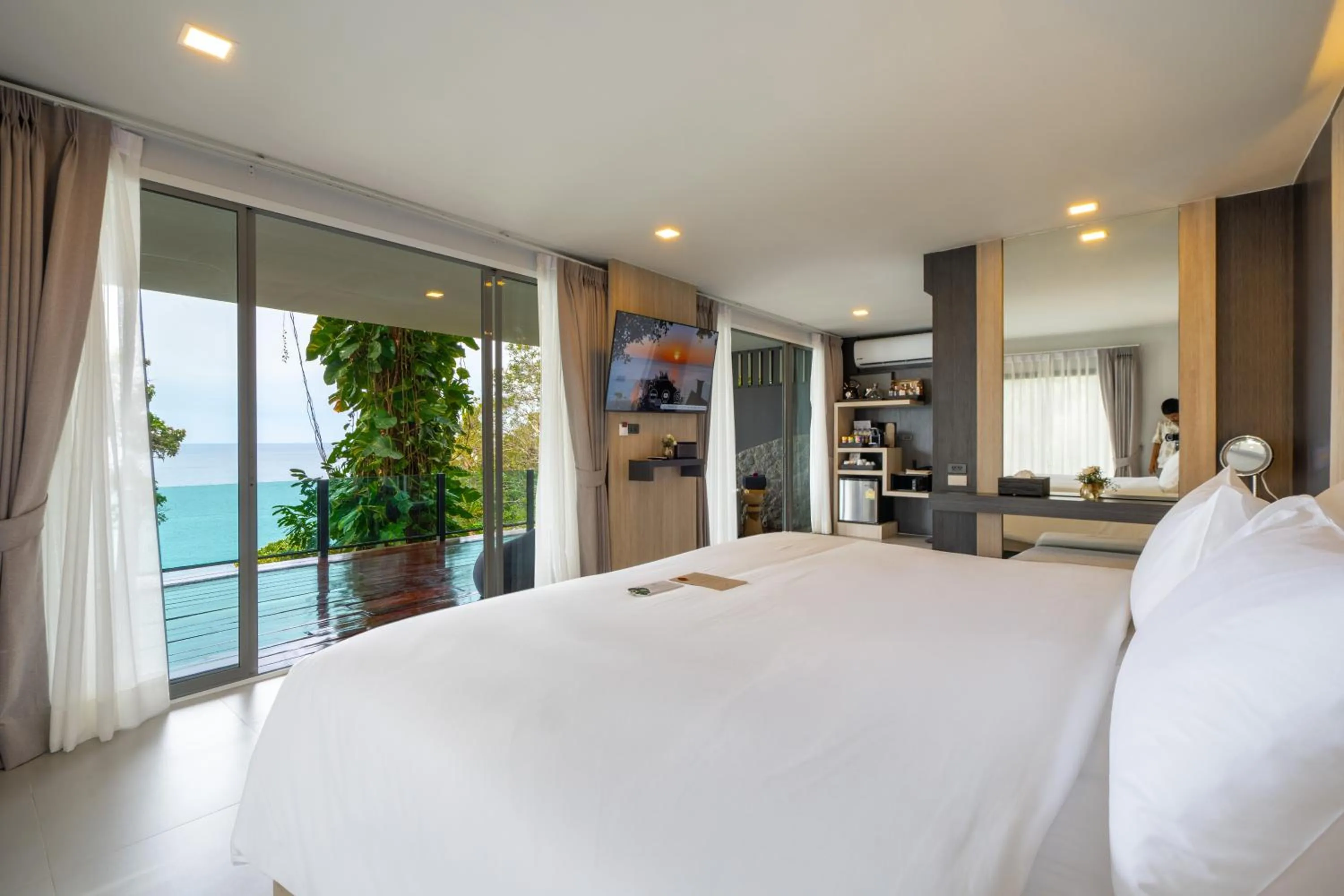 Bed in ANONA SUNSET Boutique