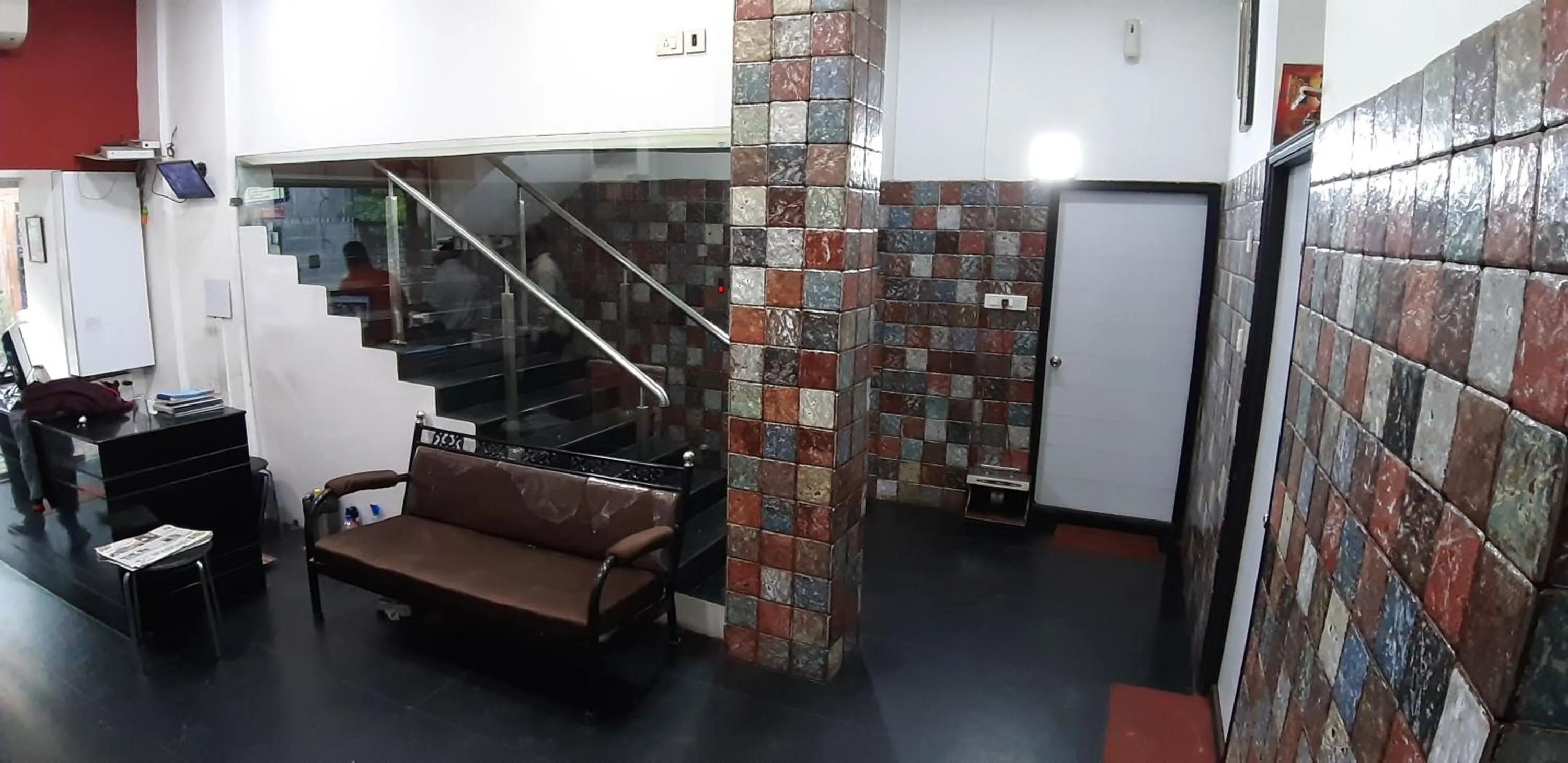 Seating area in Hiland Inn The Boutique Hotel