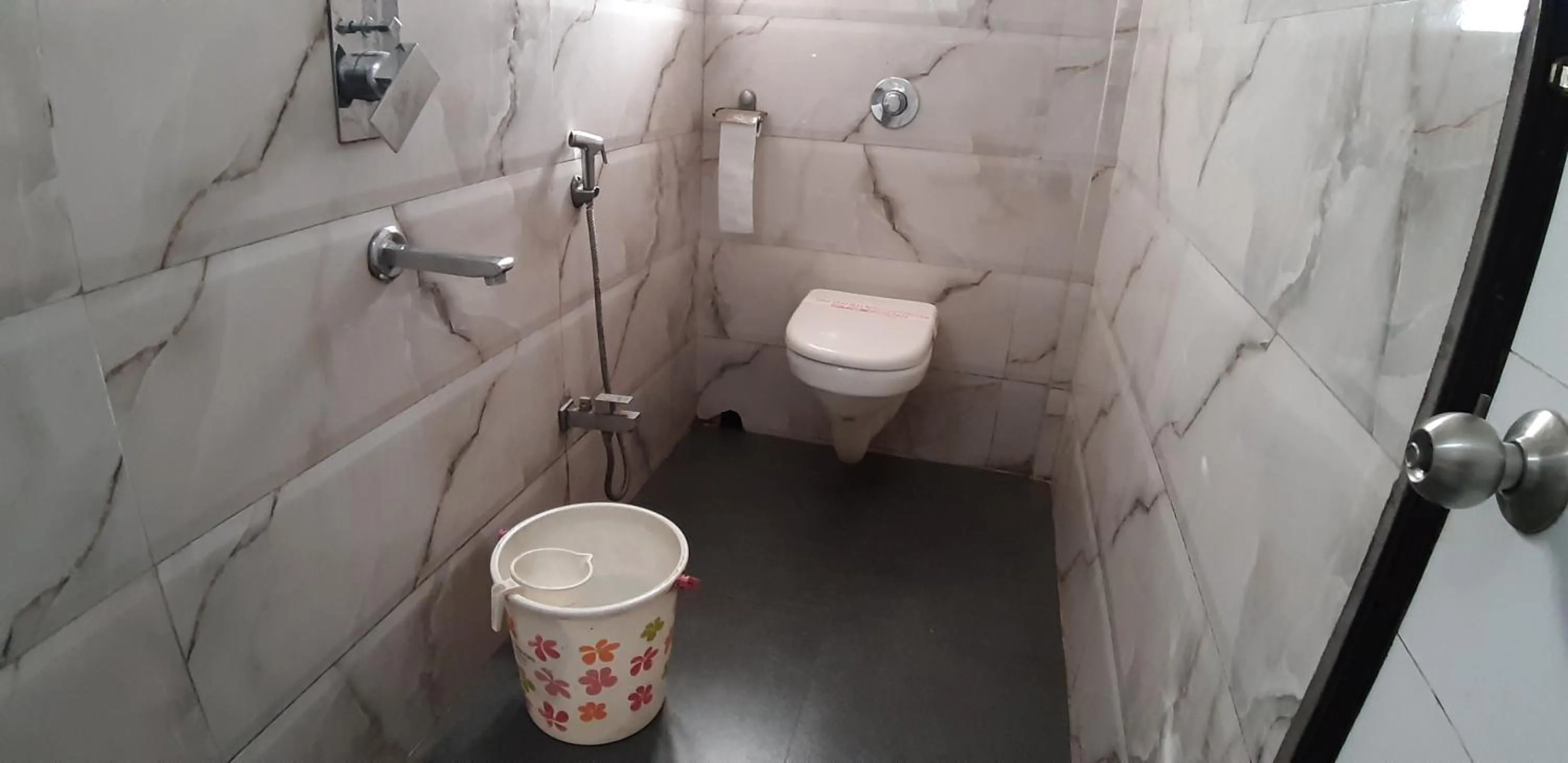 Shower in Hiland Inn The Boutique Hotel