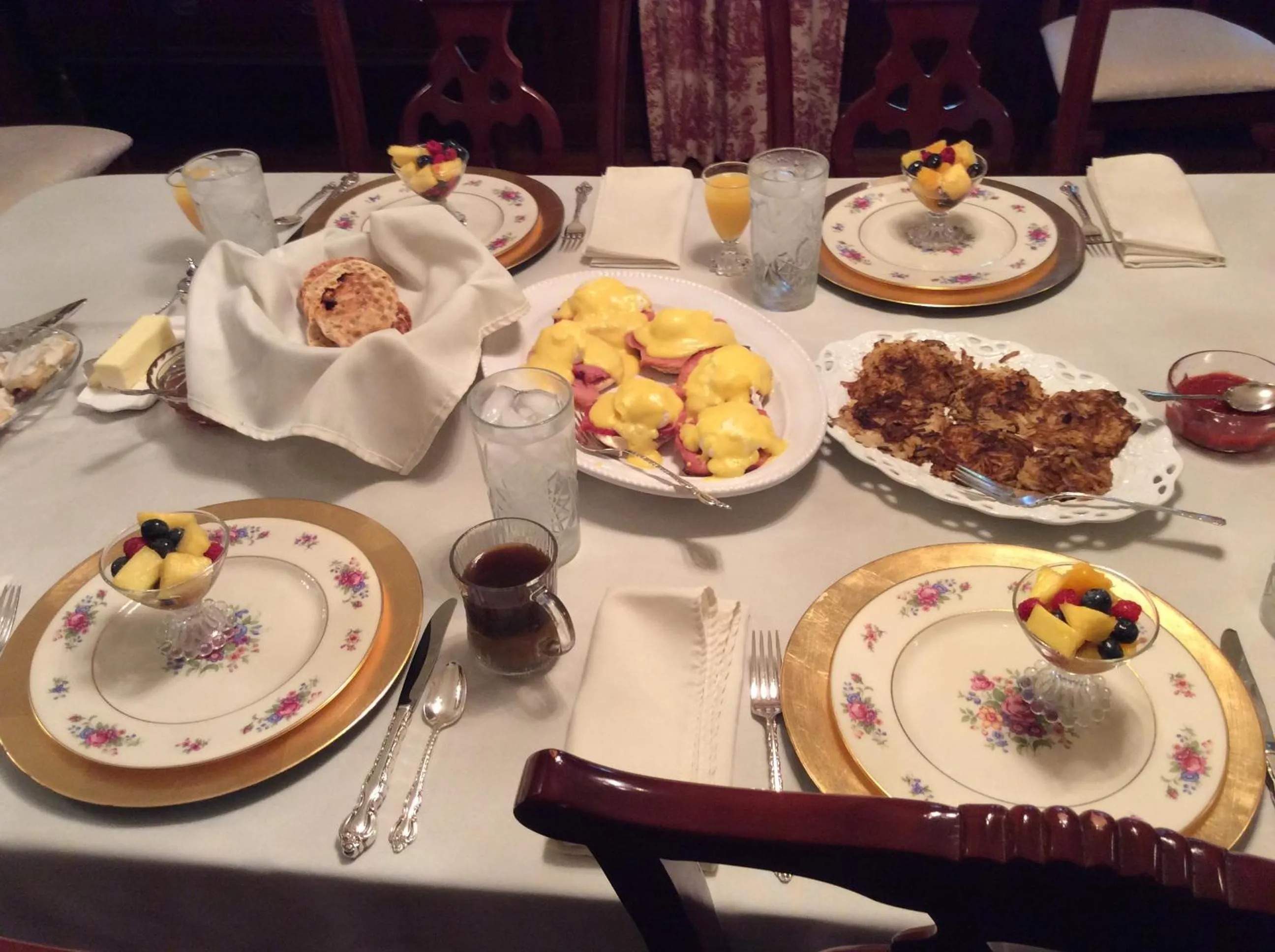 Breakfast in Adair Manor Bed & Breakfast