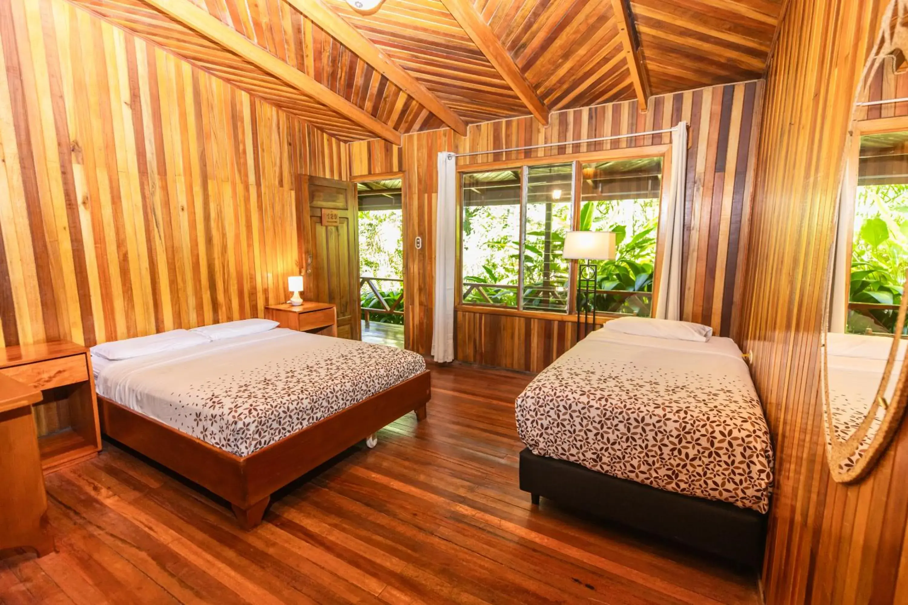 Double Room in Jaguarundi Jungle Lodge - Monteverde Double Room in Jaguarundi Jungle Lodge - Monteverde