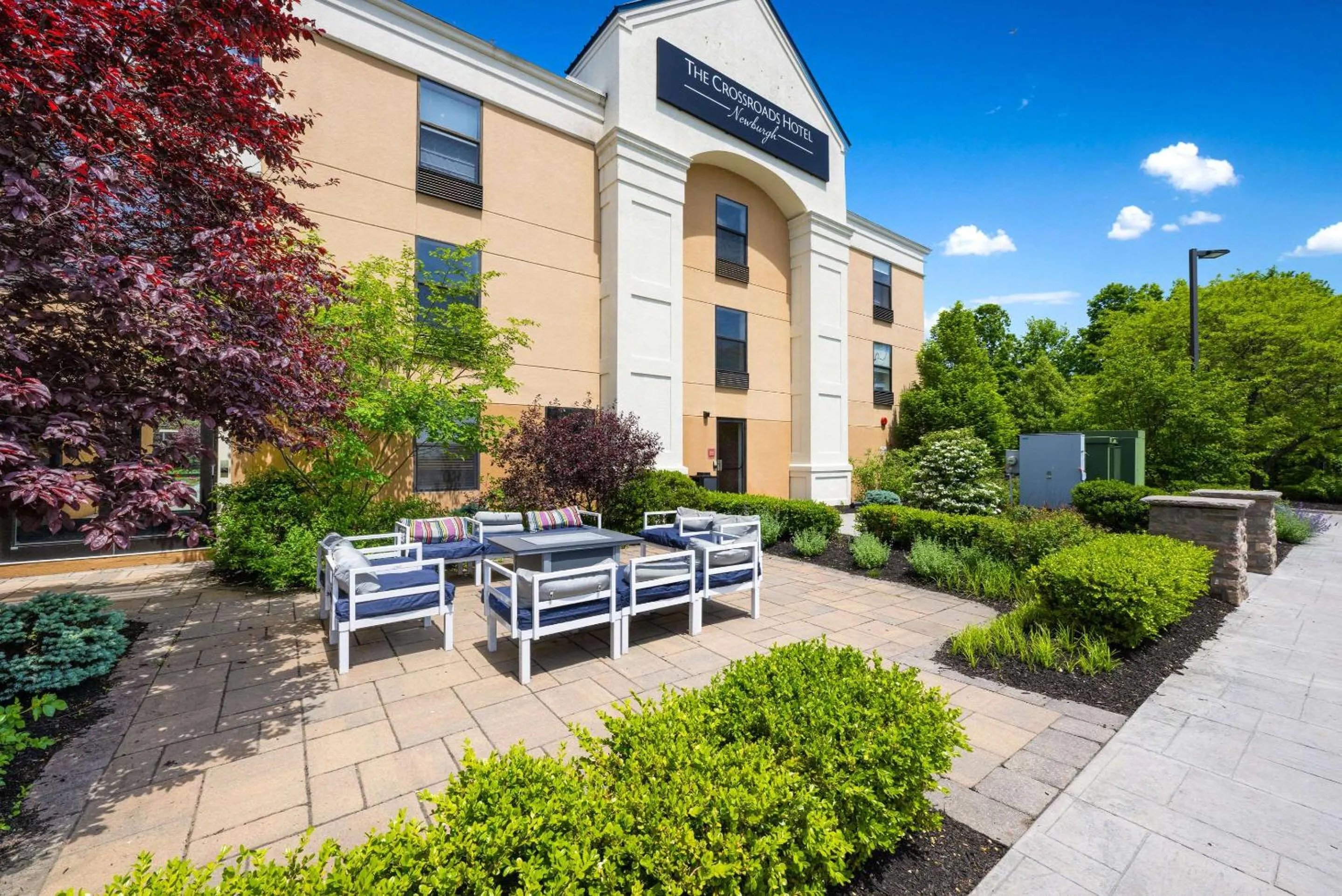 Property building in The Crossroads Hotel - Newburgh