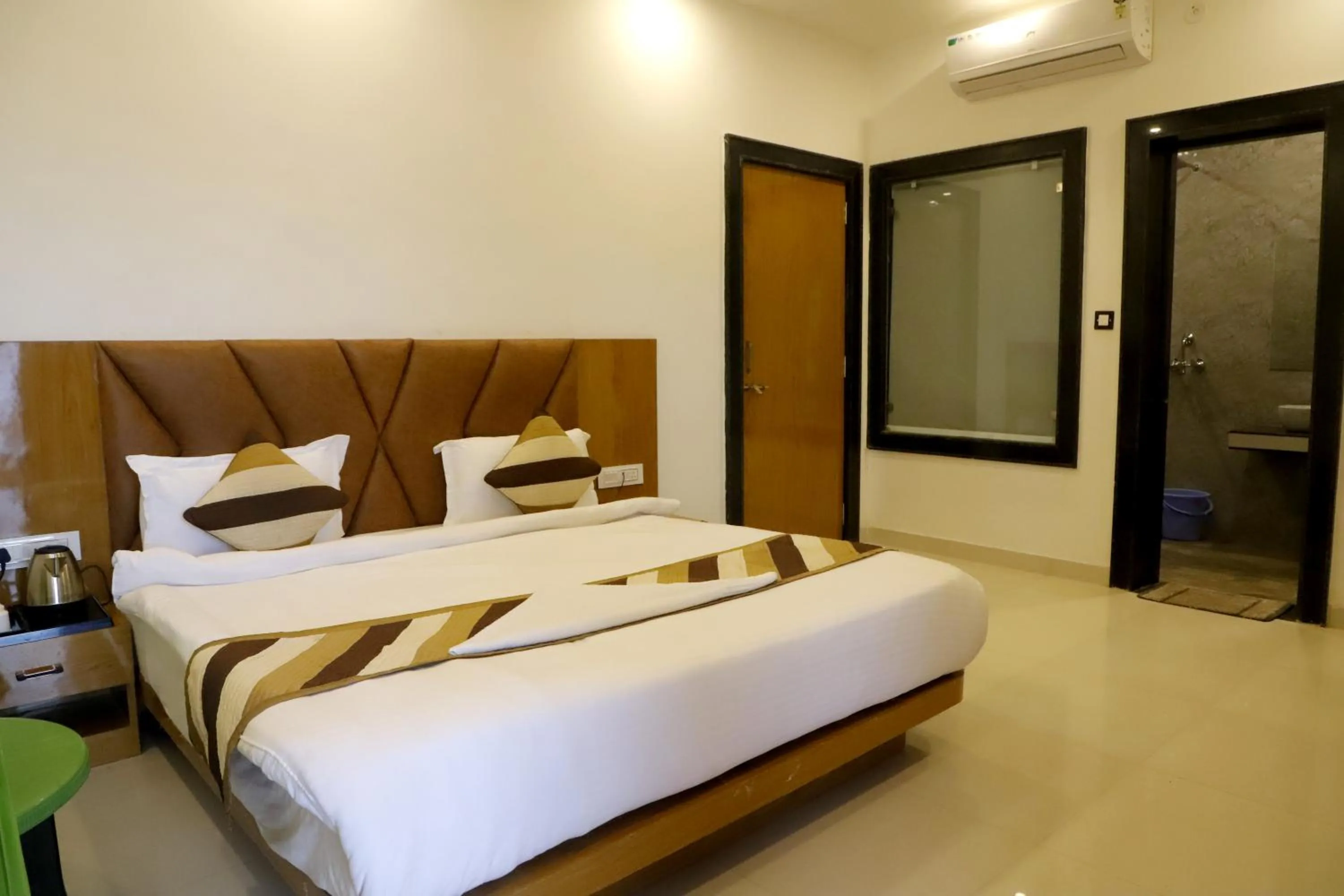 Bed in Kesariya Bagh Resort Pushkar