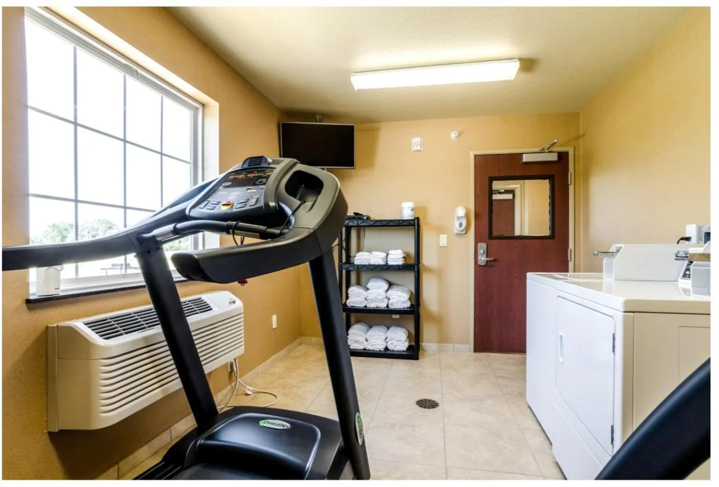 Fitness centre/facilities in Cobblestone Inn & Suites Cambridge