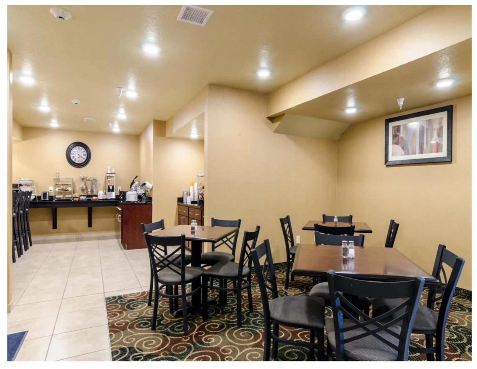 Lobby or reception in Cobblestone Inn & Suites Cambridge