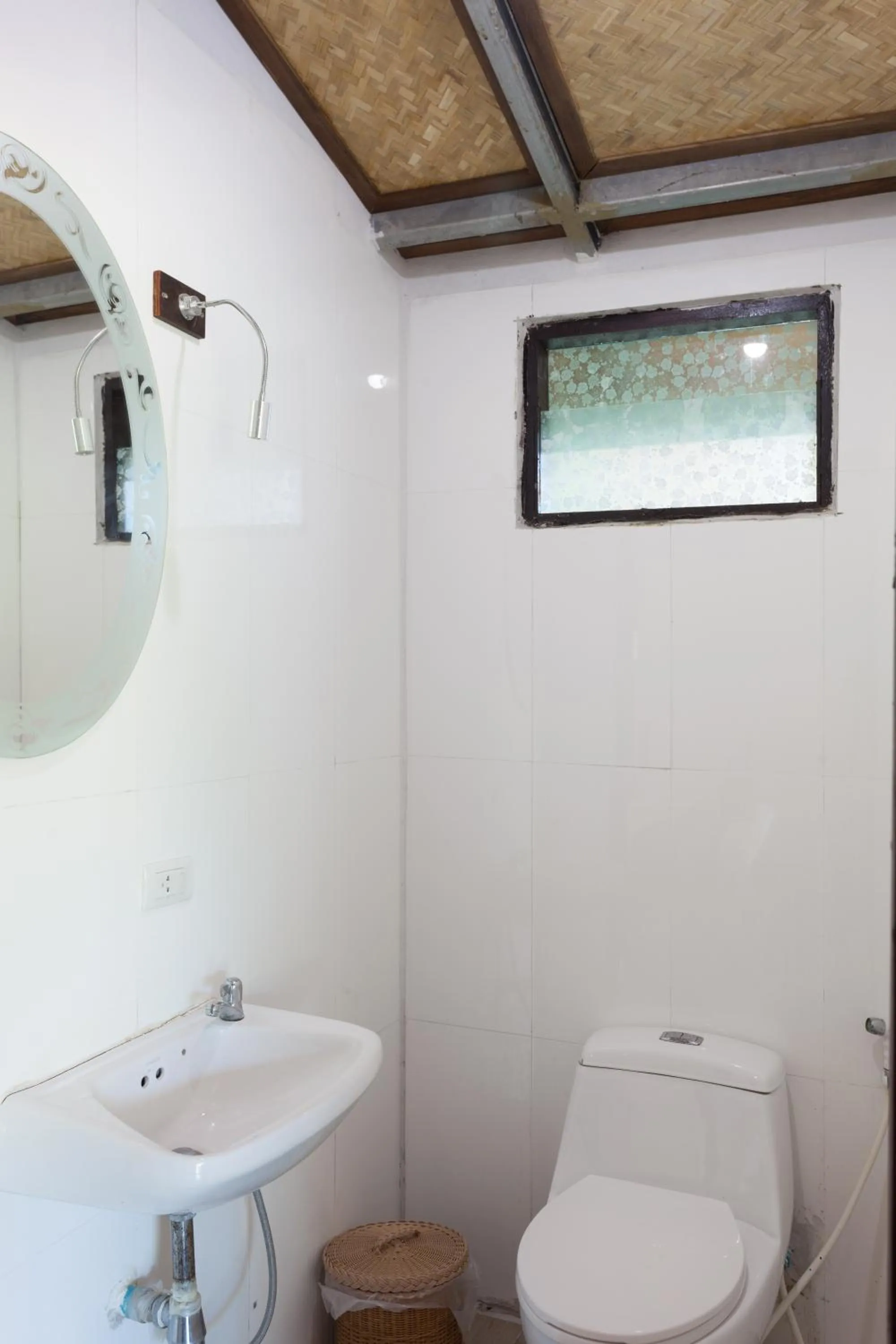 Bathroom in Phi Phi Long Beach Resort & Villa