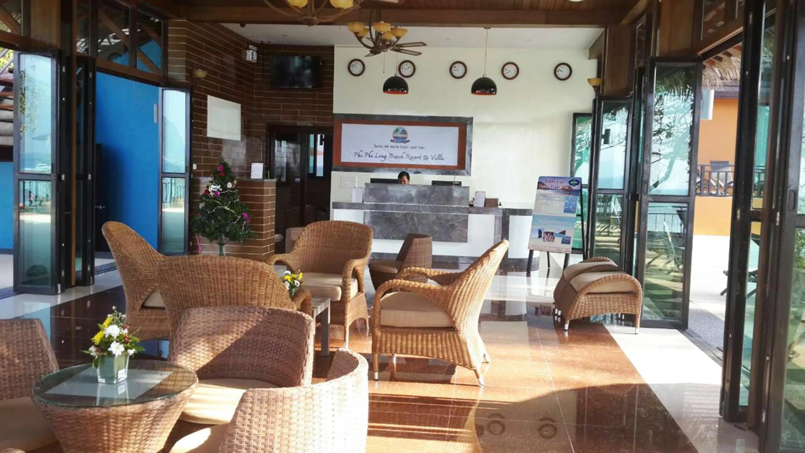 Lobby or reception in Phi Phi Long Beach Resort & Villa