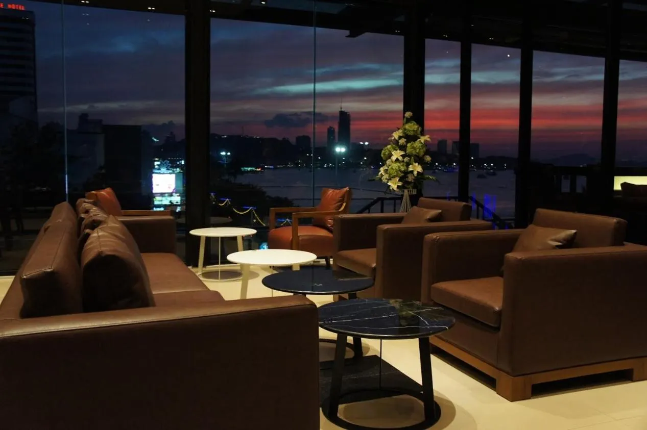 Restaurant/places to eat in Serenotel Pattaya