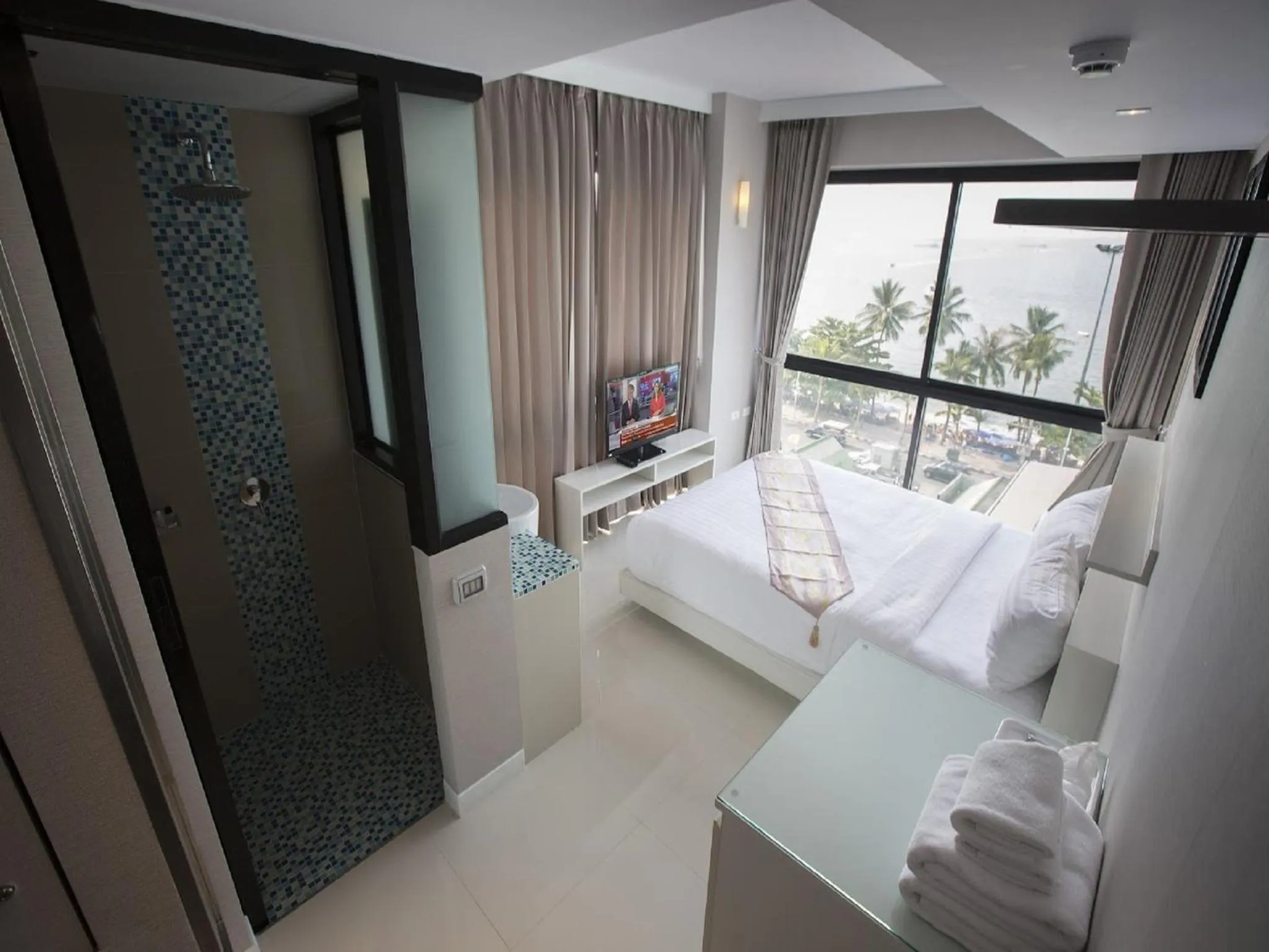 Standard Double Room with Sea View in Serenotel Pattaya