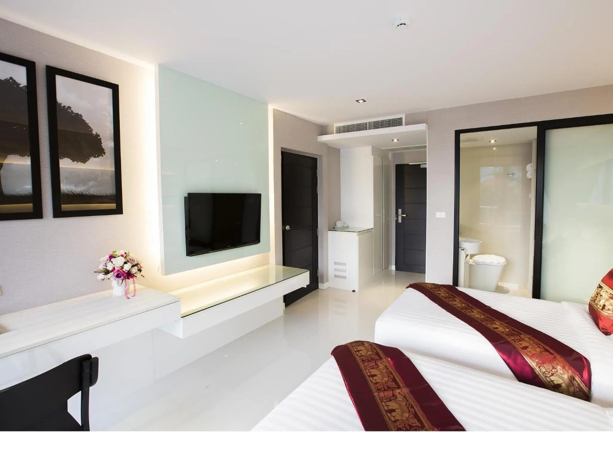 TV and multimedia, Bed in Serenotel Pattaya