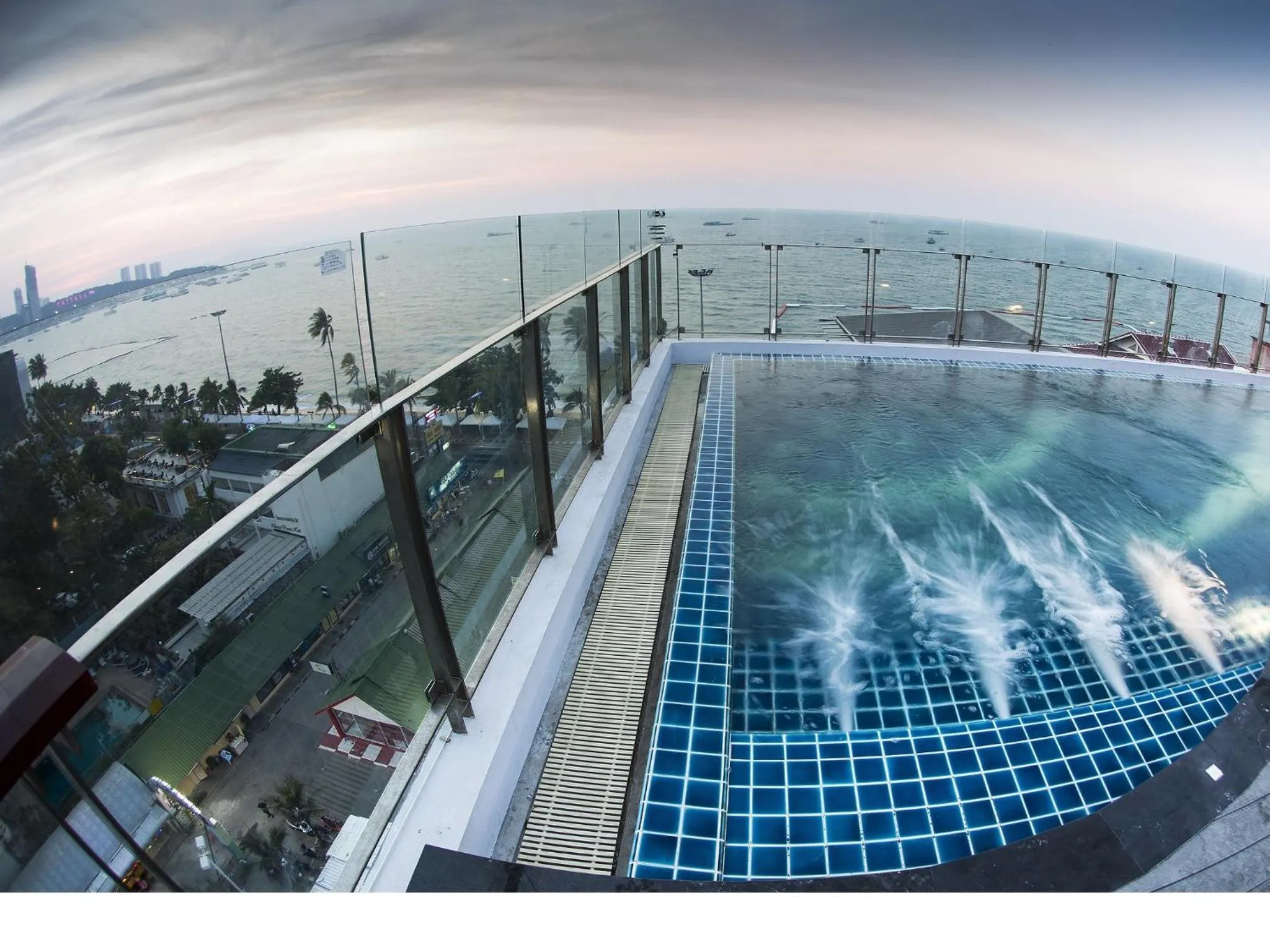 Pool view in Serenotel Pattaya