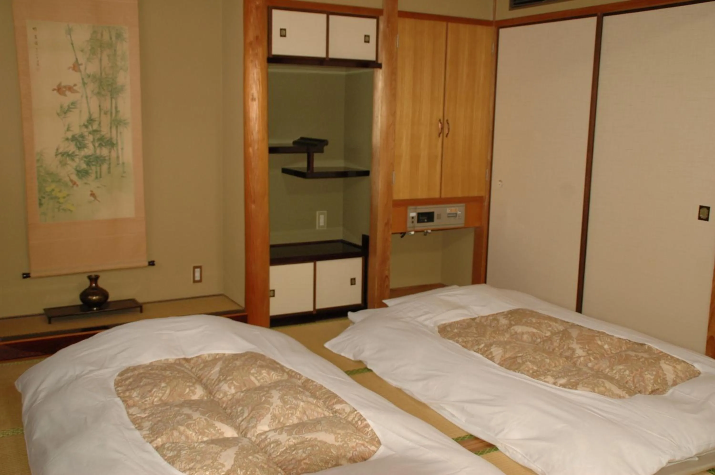 Photo of the whole room, Bed in Hotel Los Inn Kochi