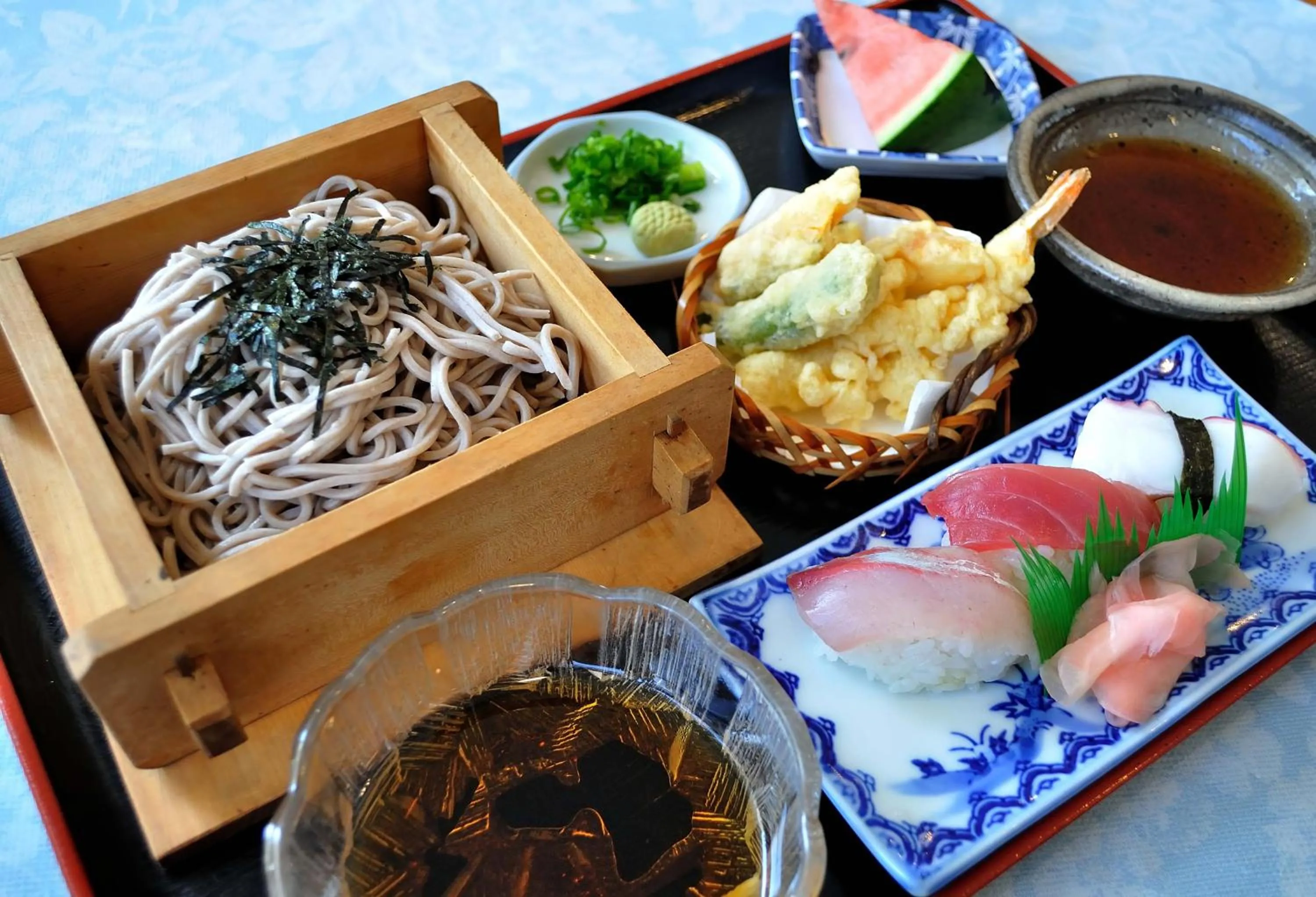 Restaurant/places to eat in Hotel Los Inn Kochi