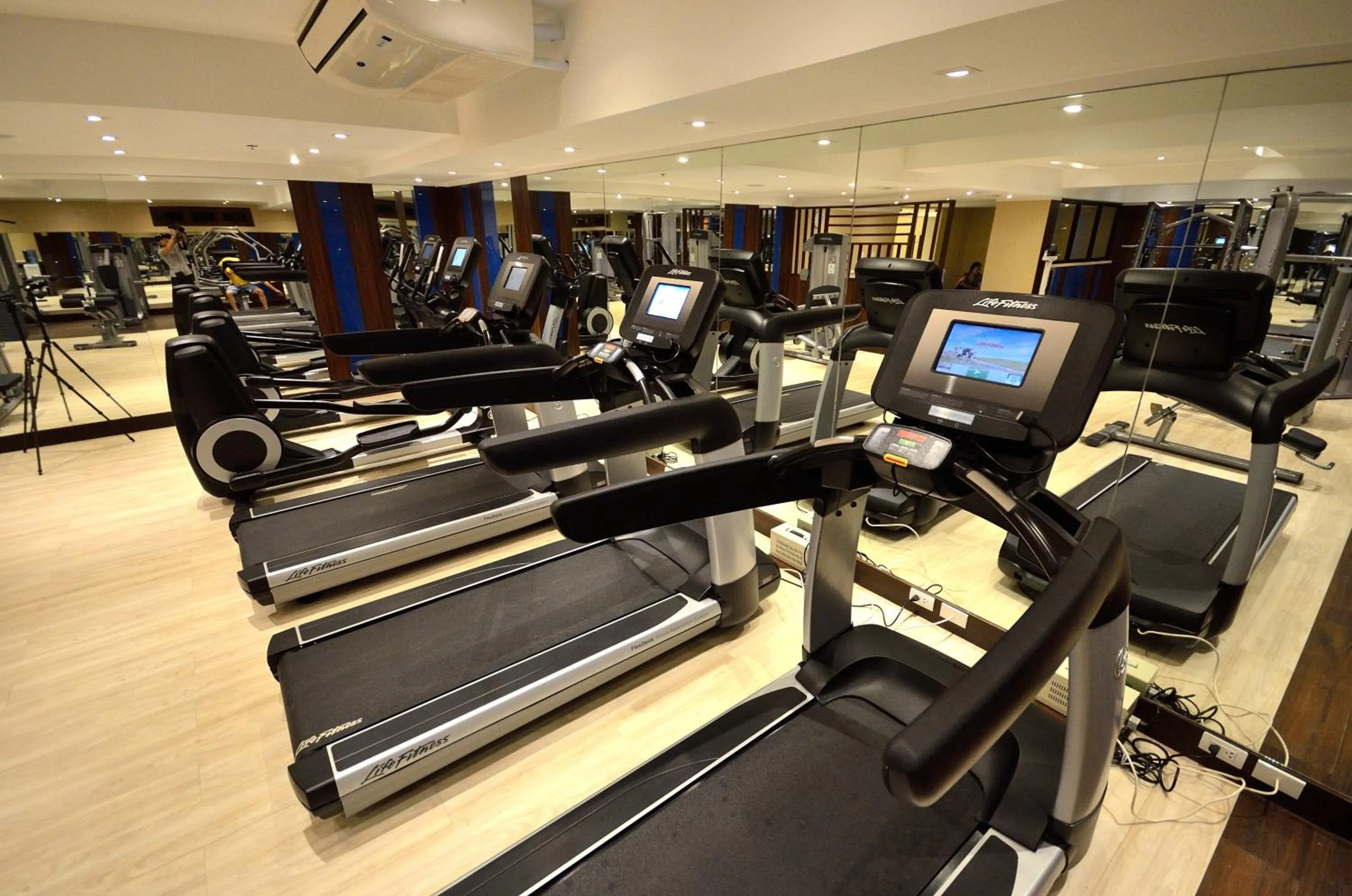 Fitness centre/facilities in Henann Resort Alona Beach