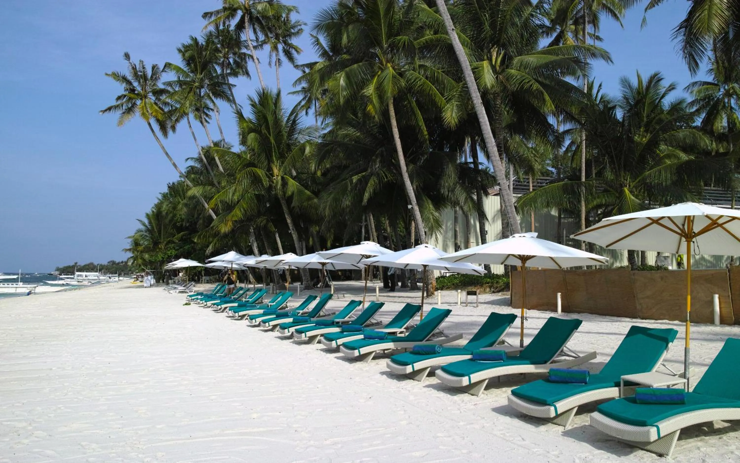 Beach in Henann Resort Alona Beach