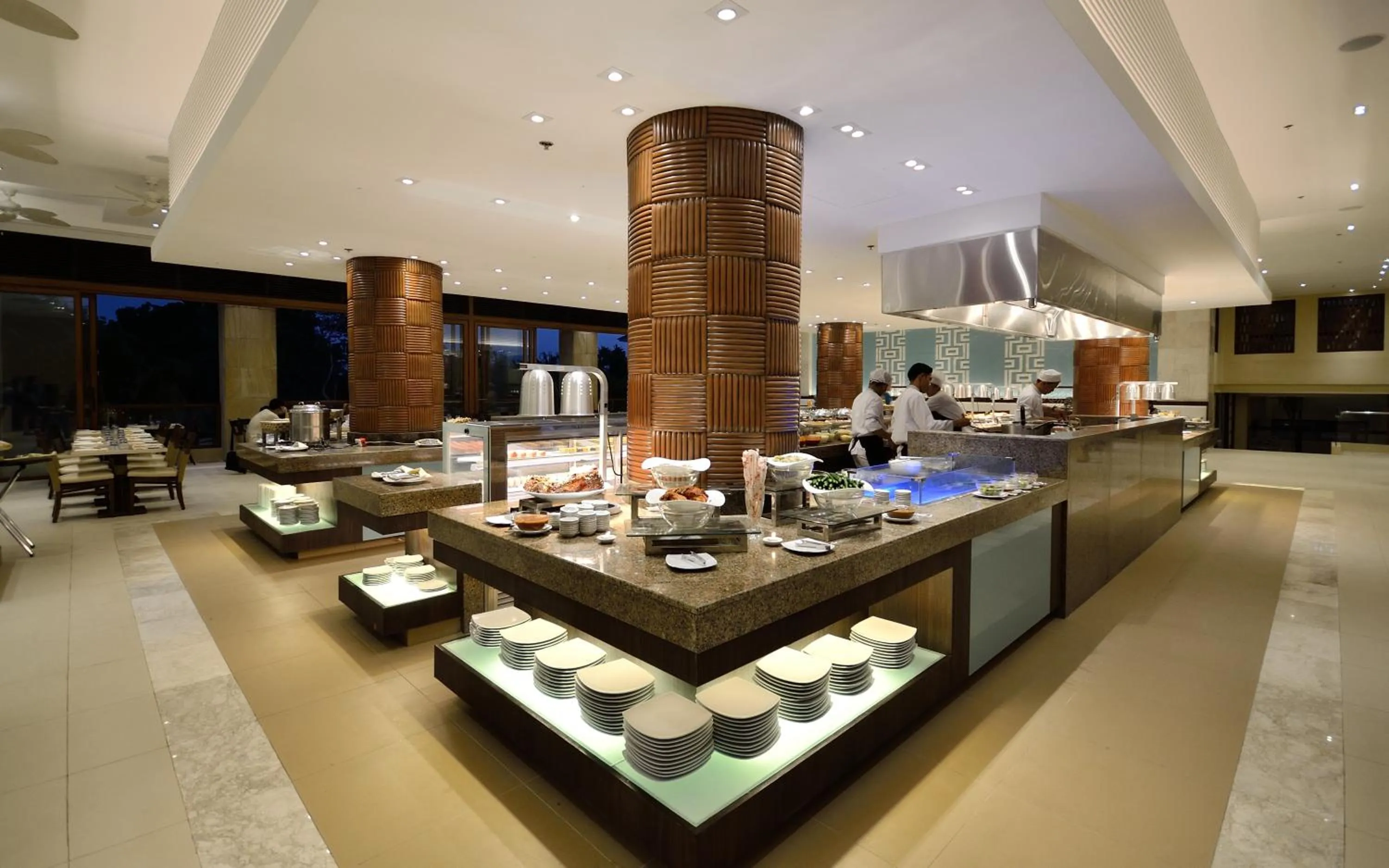 Restaurant/places to eat in Henann Resort Alona Beach