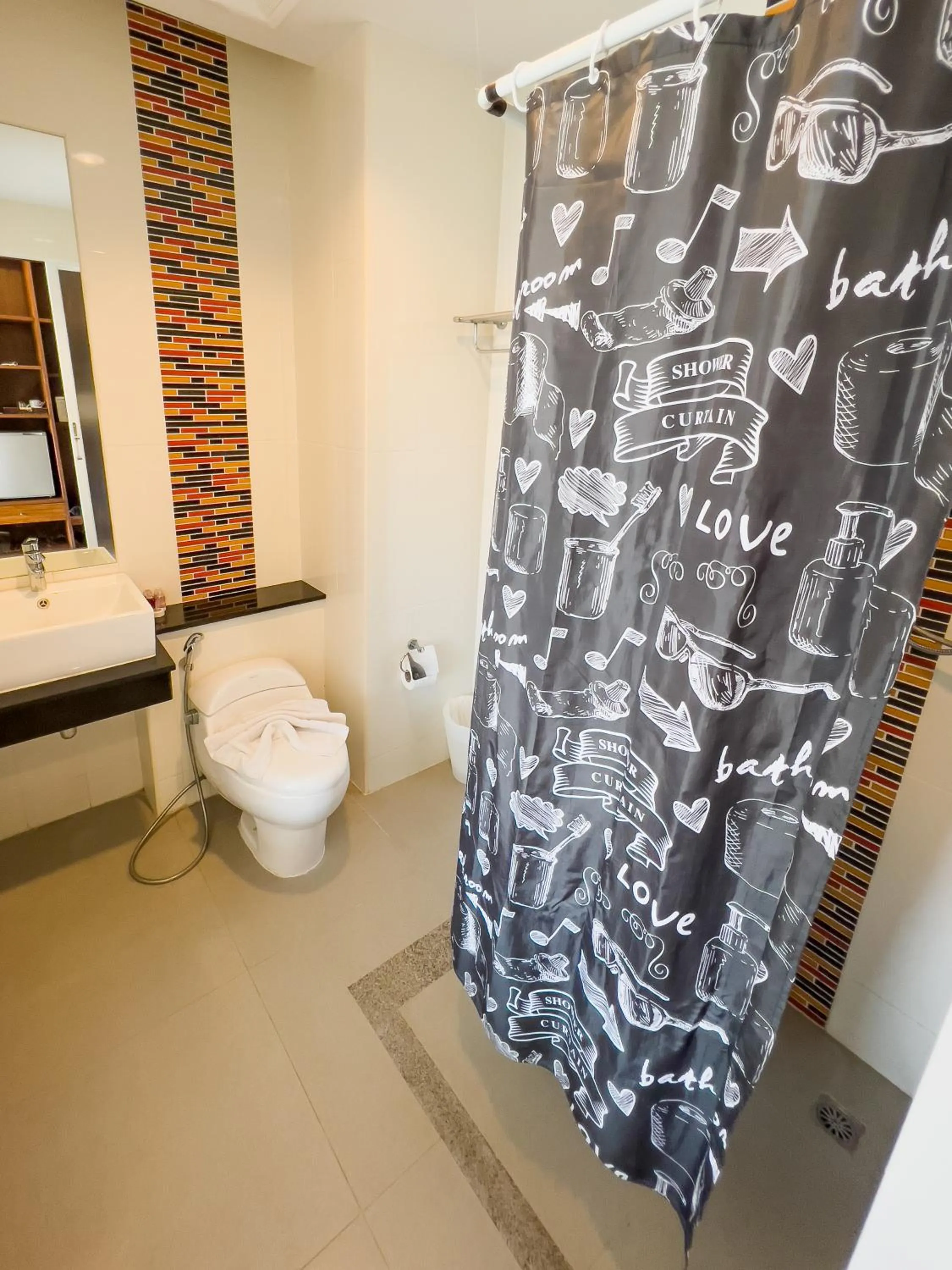 Shower in Melissa Kata Beach Resort