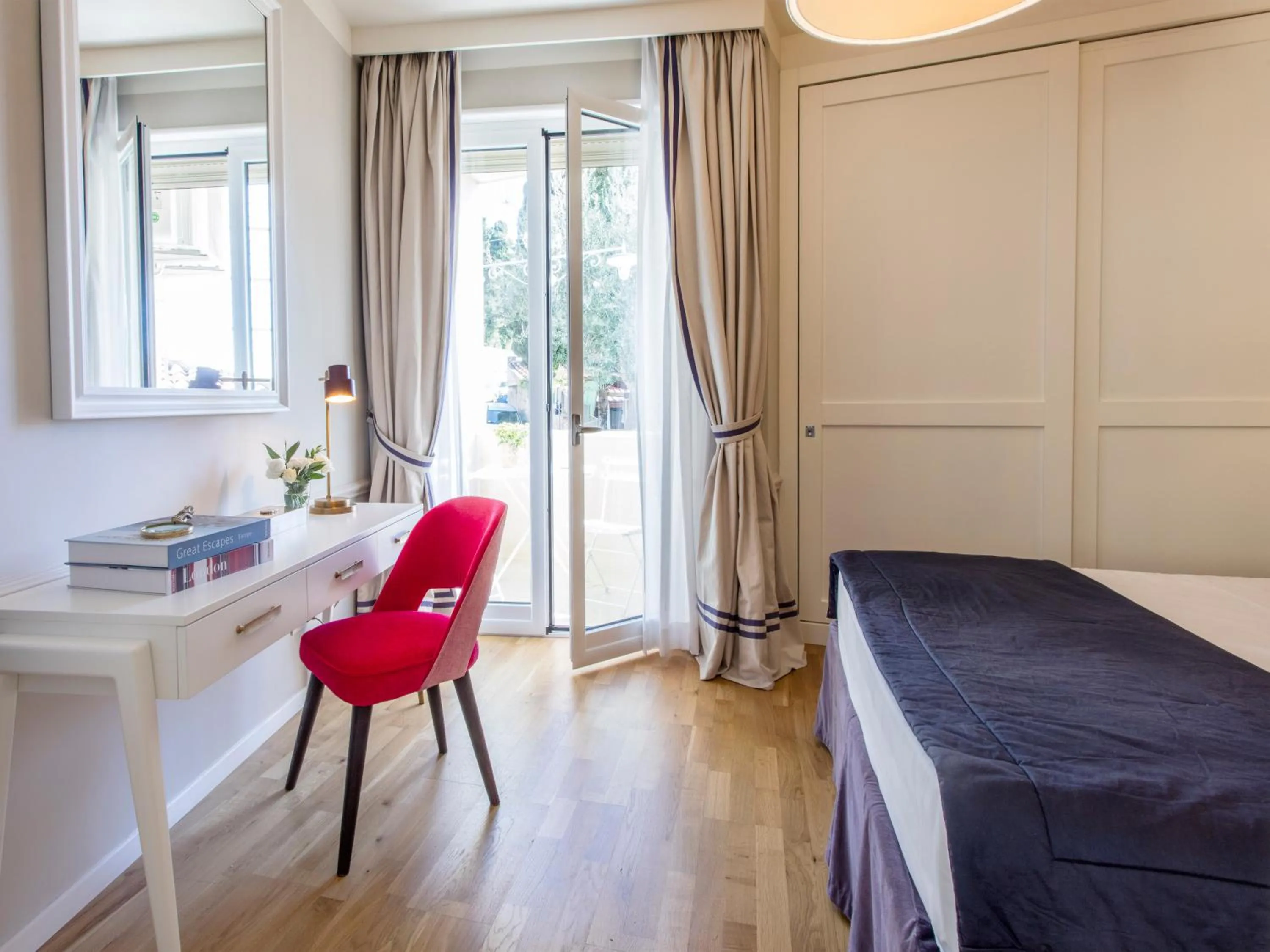 Balcony/Terrace, Bed in La Malandrina - Apartments & Suites